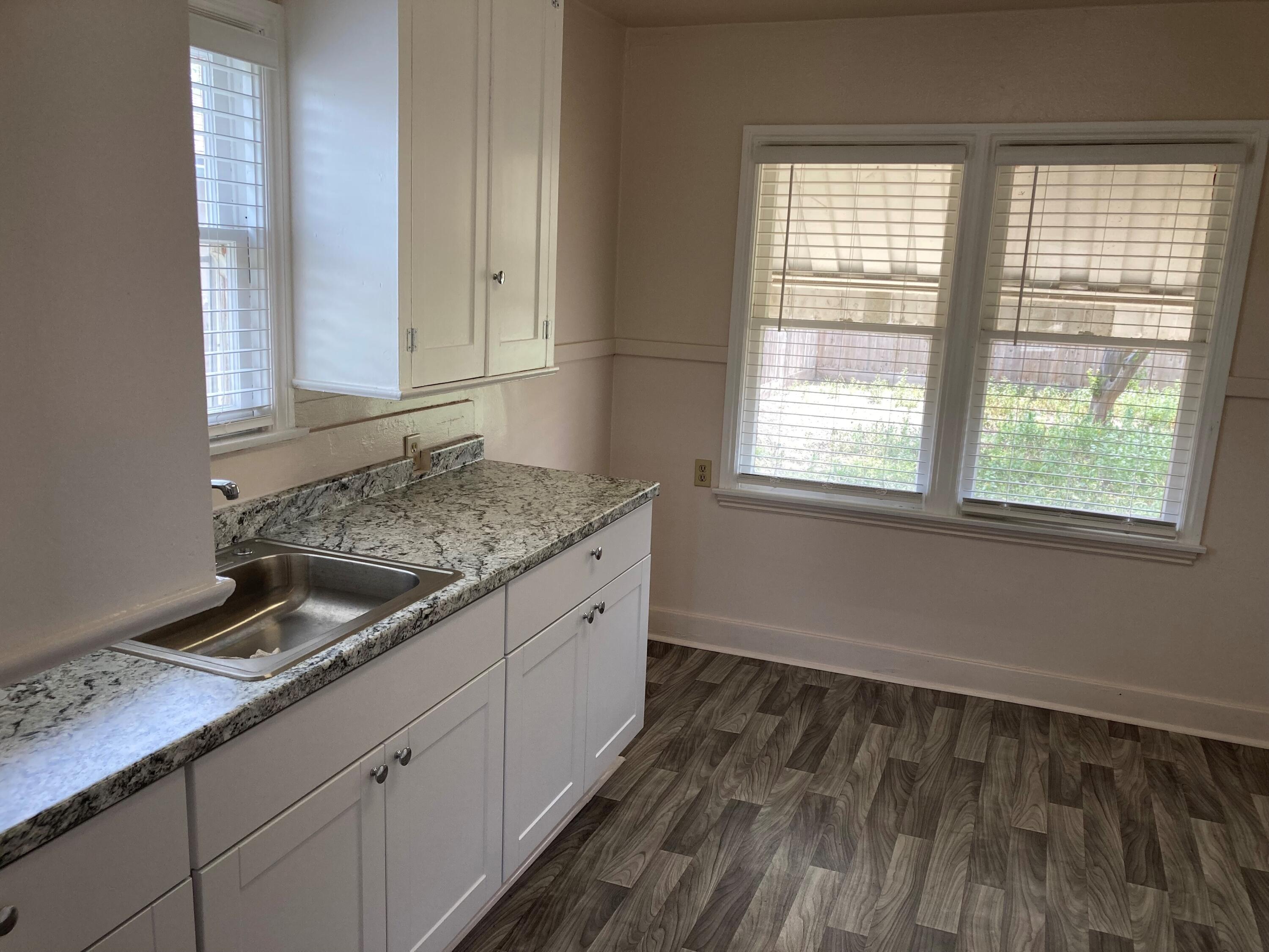 639 E San Joaquin Ave, Tulare, CA 93274