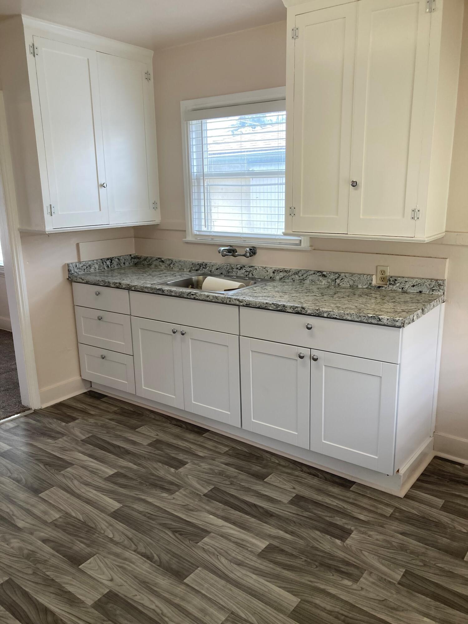 639 E San Joaquin Ave, Tulare, CA 93274