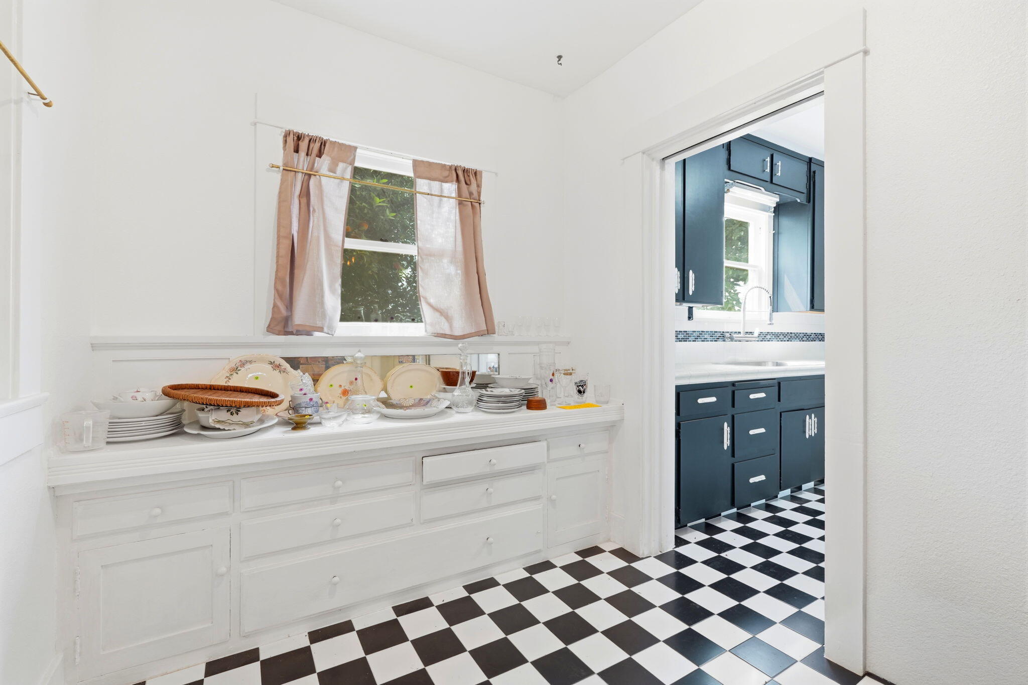 321 W Kanai Ave, Porterville, CA 93257