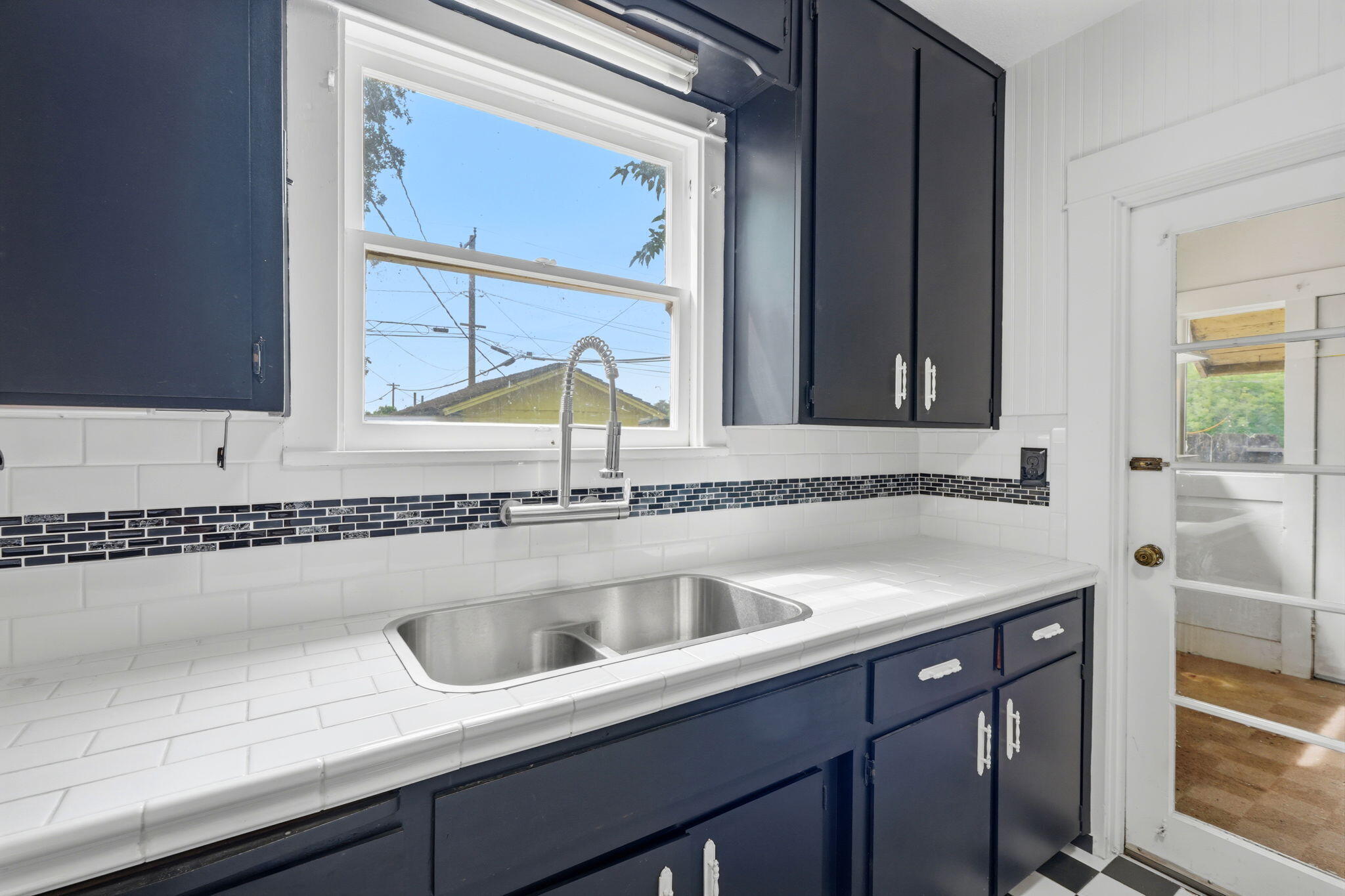 321 W Kanai Ave, Porterville, CA 93257