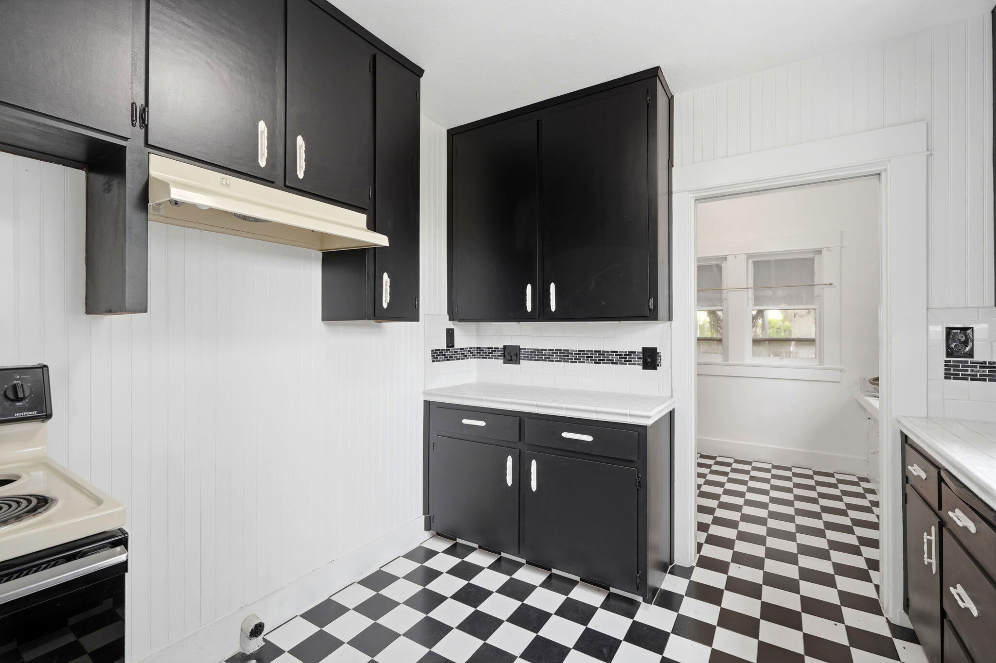 321 W Kanai Ave, Porterville, CA 93257