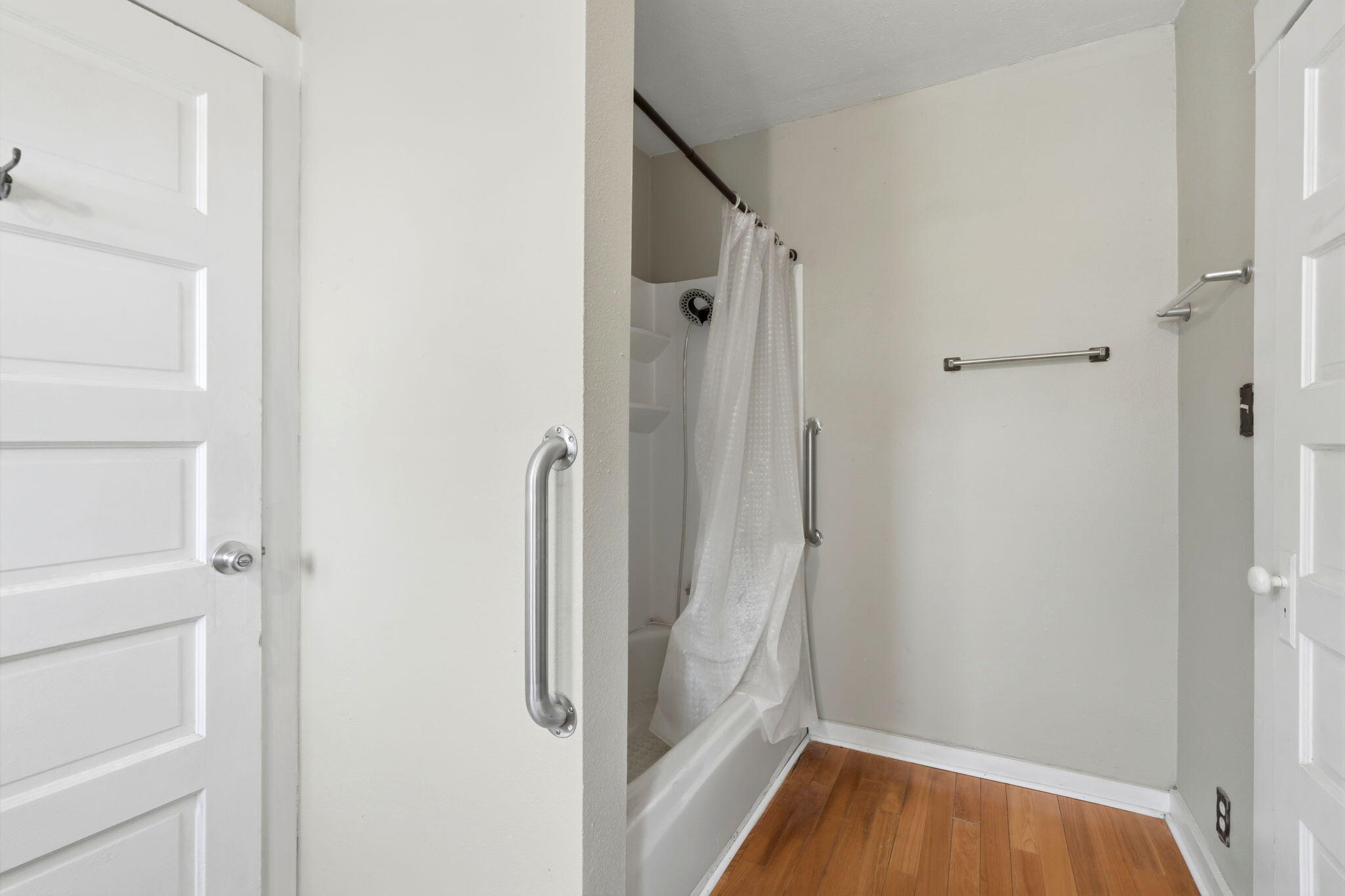 321 W Kanai Ave, Porterville, CA 93257