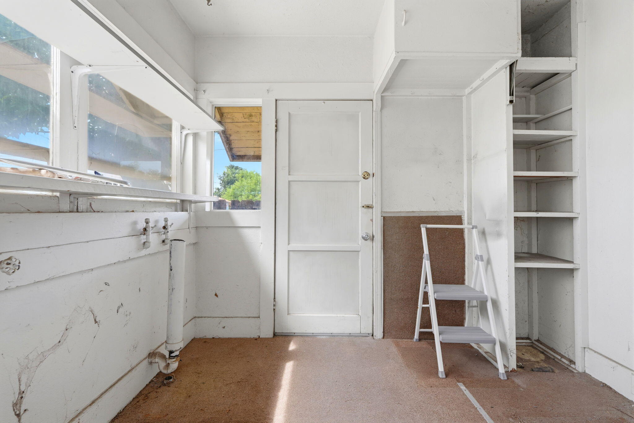 321 W Kanai Ave, Porterville, CA 93257