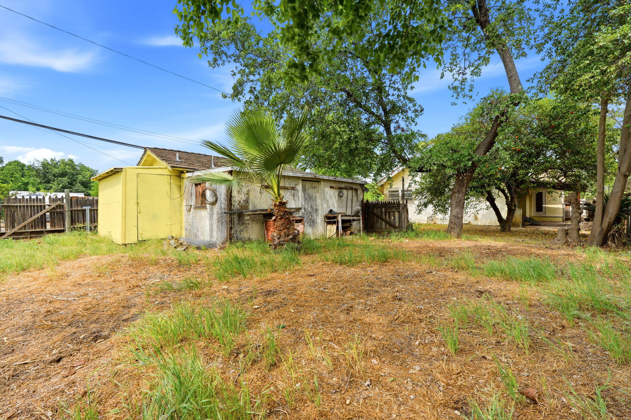 321 W Kanai Ave, Porterville, CA 93257