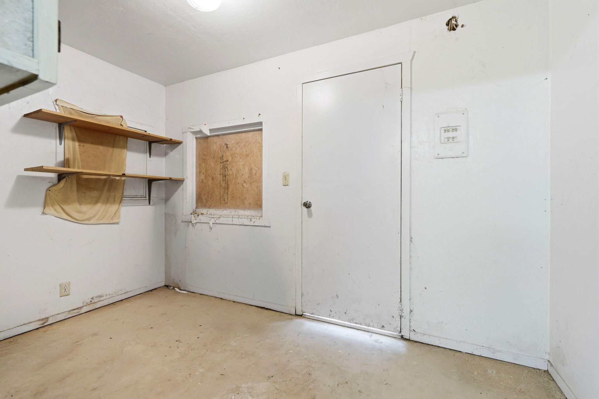 321 W Kanai Ave, Porterville, CA 93257