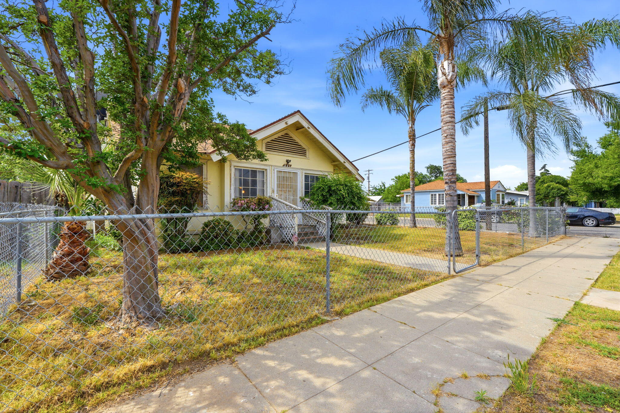 321 W Kanai Ave, Porterville, CA 93257