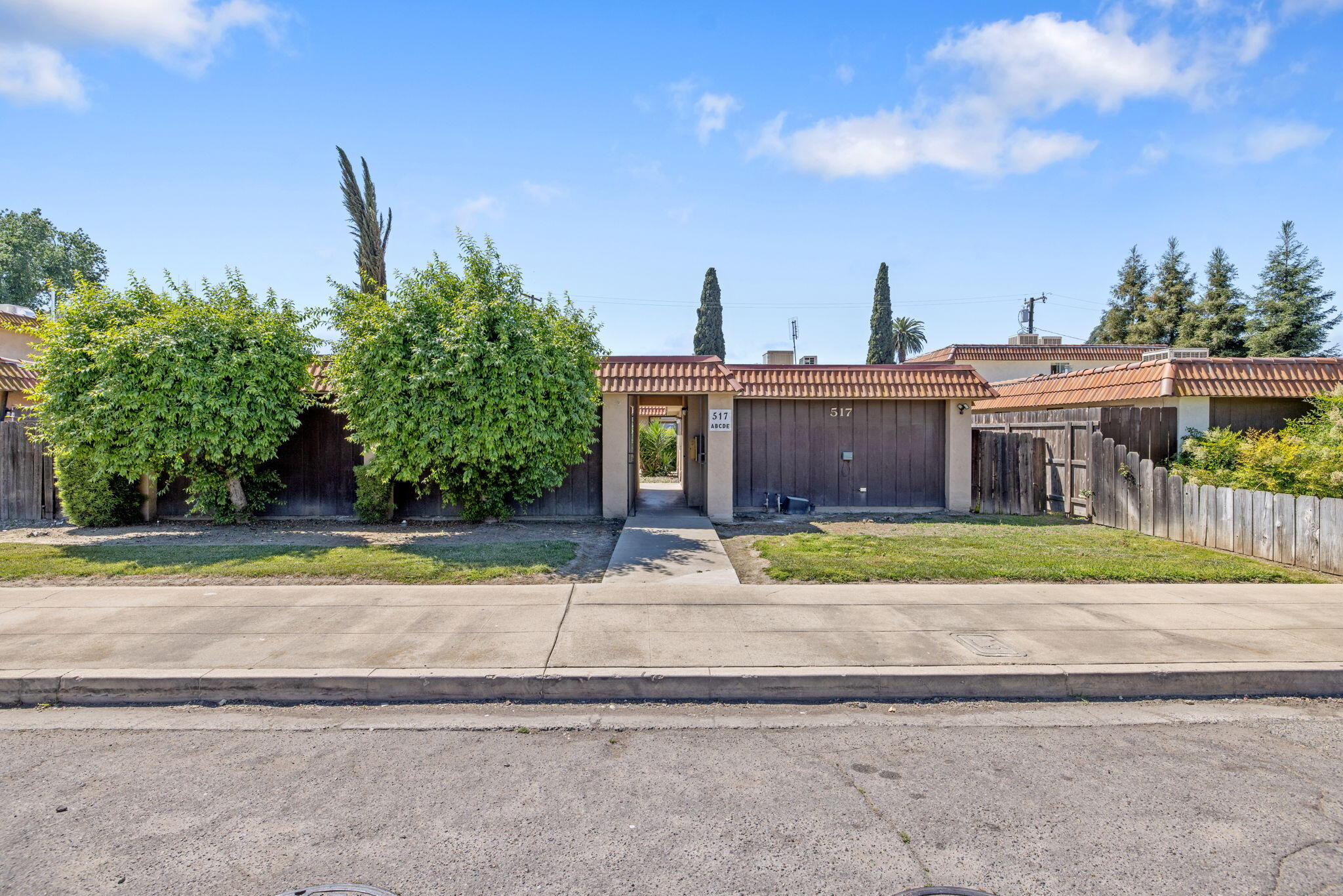 517 N Church St, Visalia, CA 93291