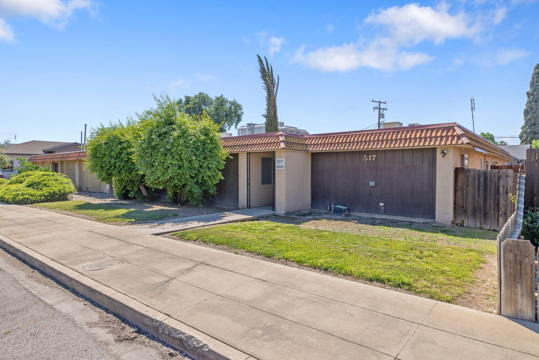 517 N Church St, Visalia, CA 93291