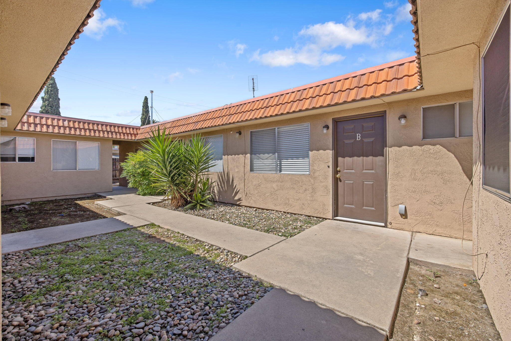 517 N Church St, Visalia, CA 93291