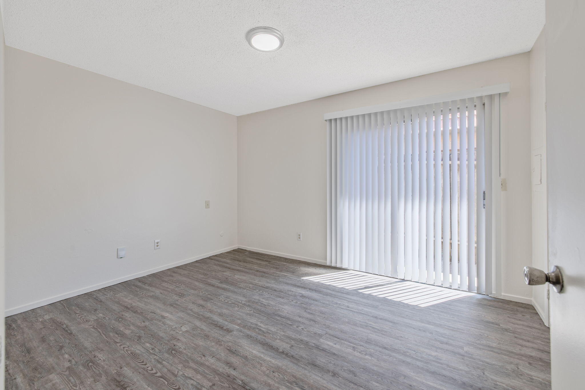 517 N Church St, Visalia, CA 93291