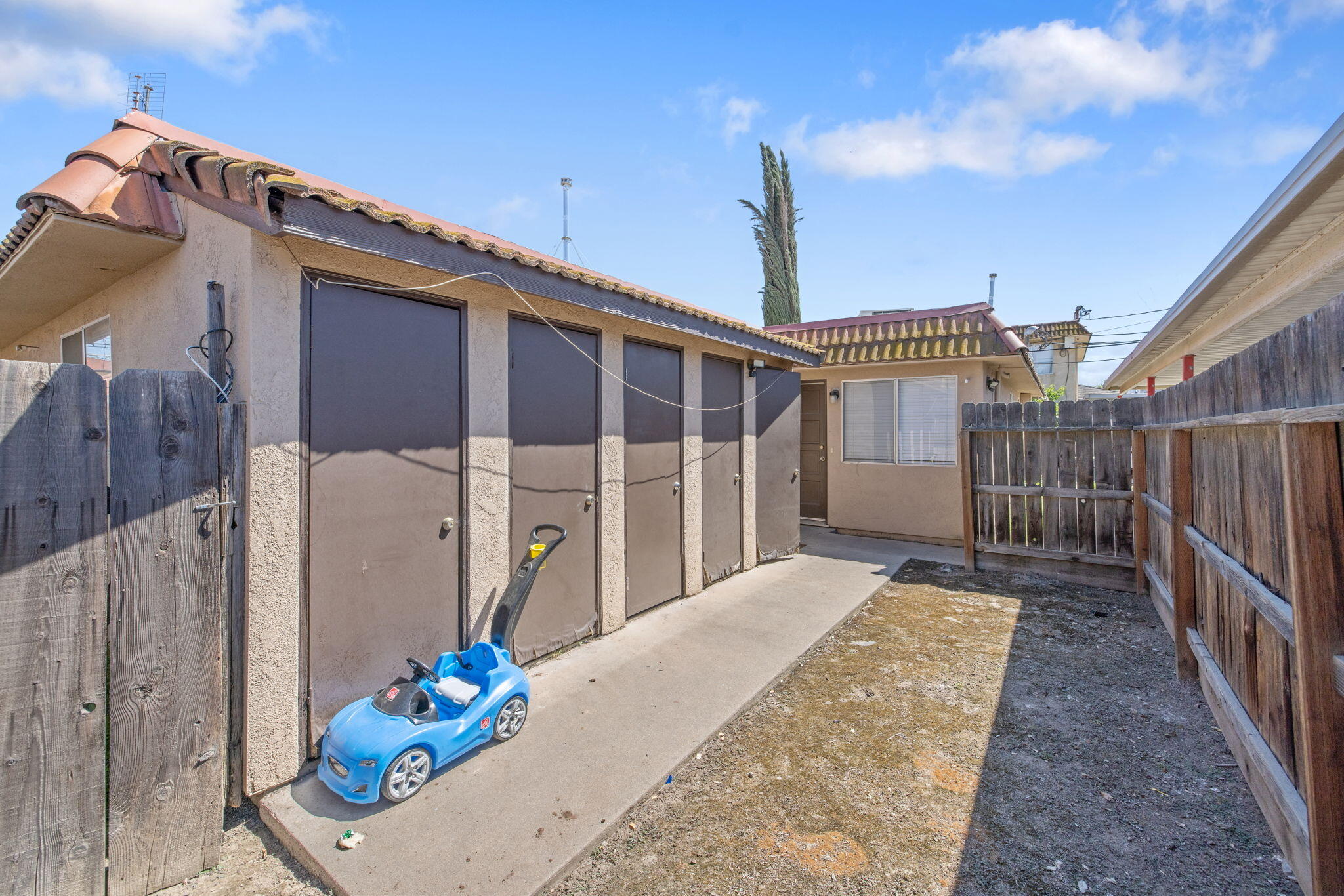 517 N Church St, Visalia, CA 93291