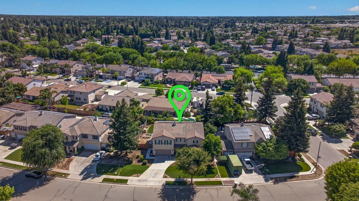 5821 W Sunnyview Ave, Visalia, CA 93291