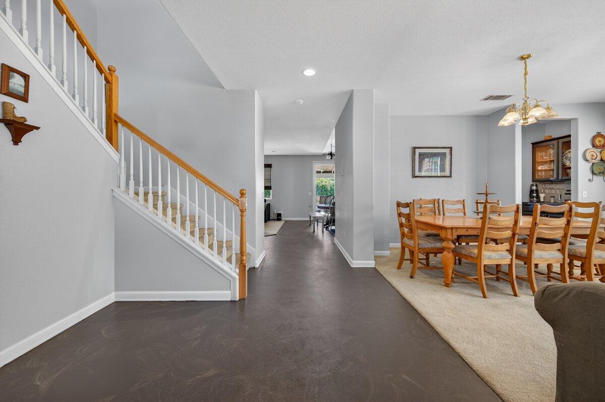 5821 W Sunnyview Ave, Visalia, CA 93291