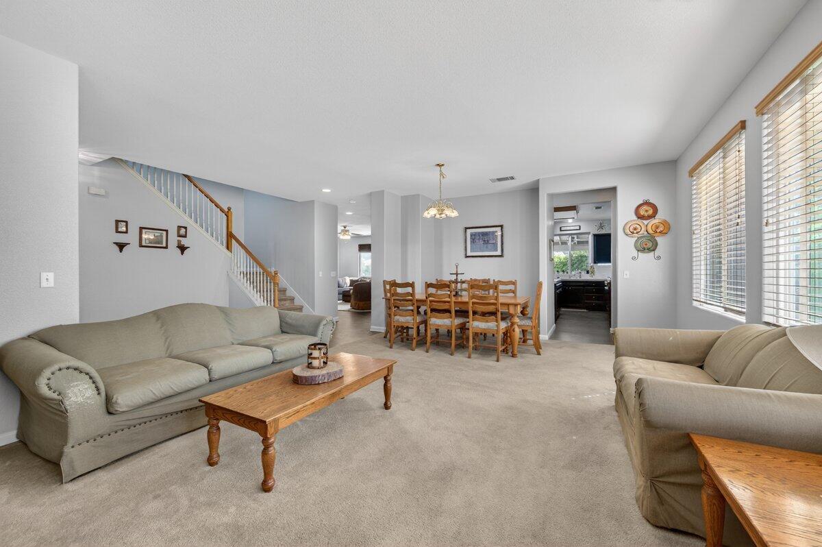 5821 W Sunnyview Ave, Visalia, CA 93291