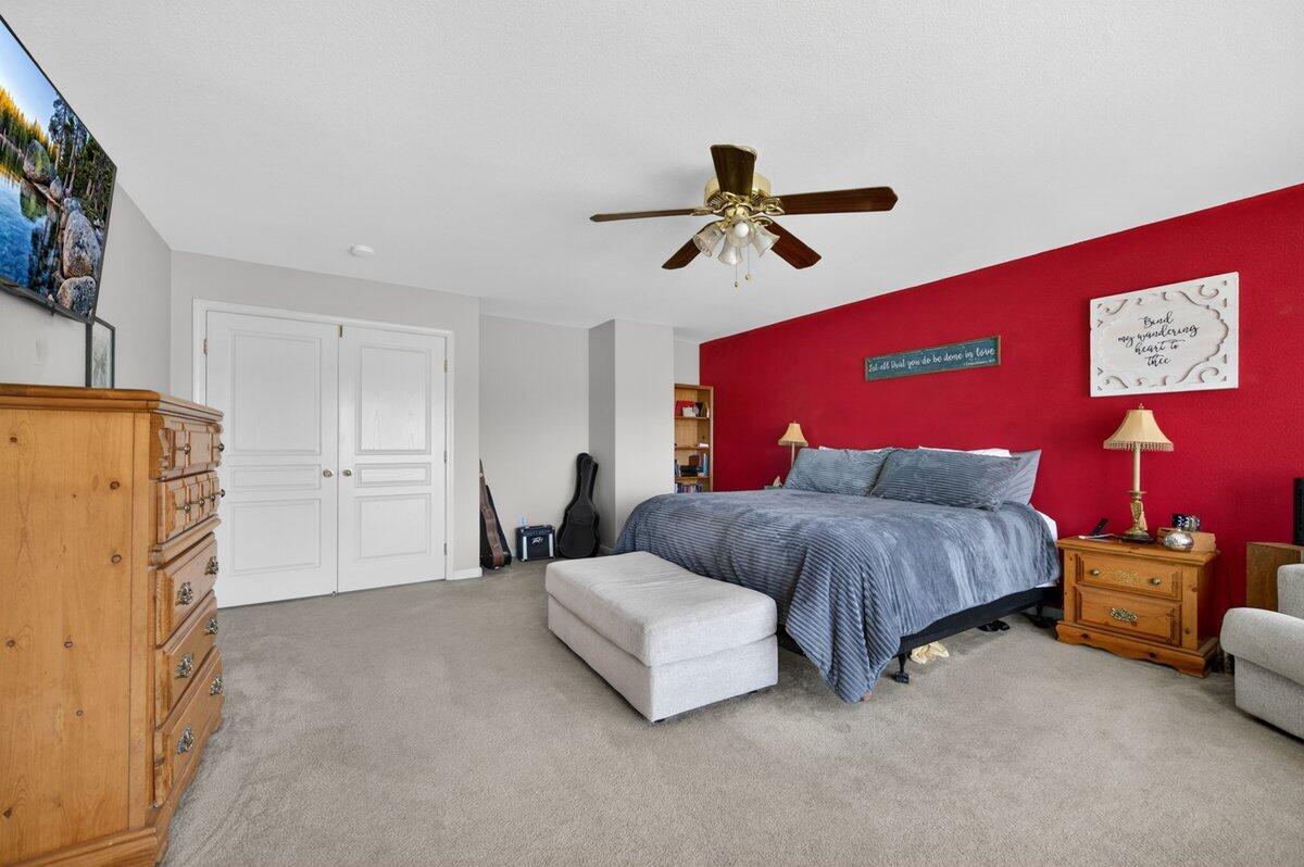 5821 W Sunnyview Ave, Visalia, CA 93291