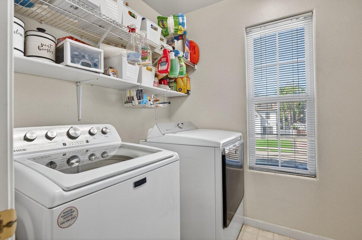 5821 W Sunnyview Ave, Visalia, CA 93291