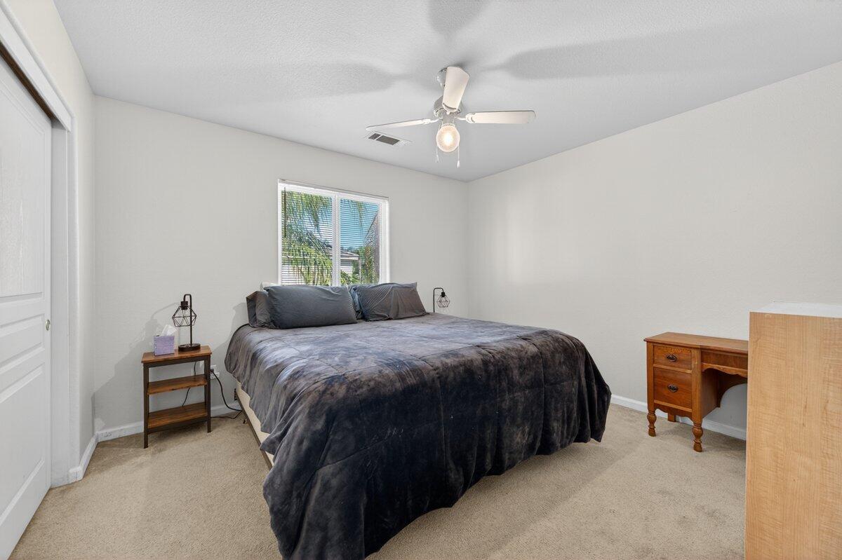 5821 W Sunnyview Ave, Visalia, CA 93291