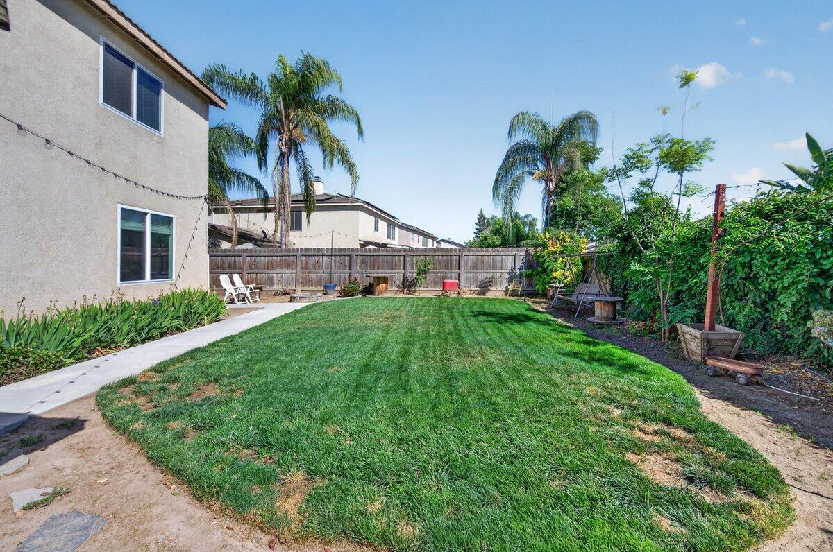 5821 W Sunnyview Ave, Visalia, CA 93291