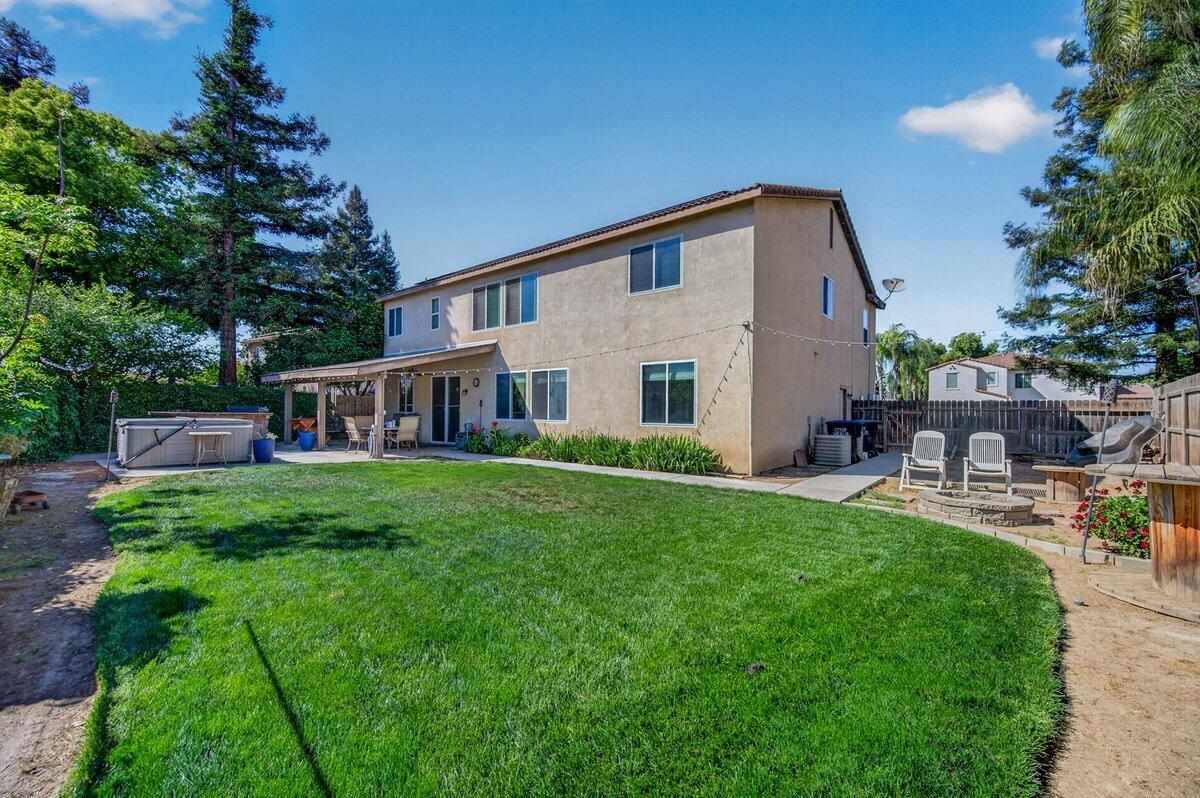 5821 W Sunnyview Ave, Visalia, CA 93291