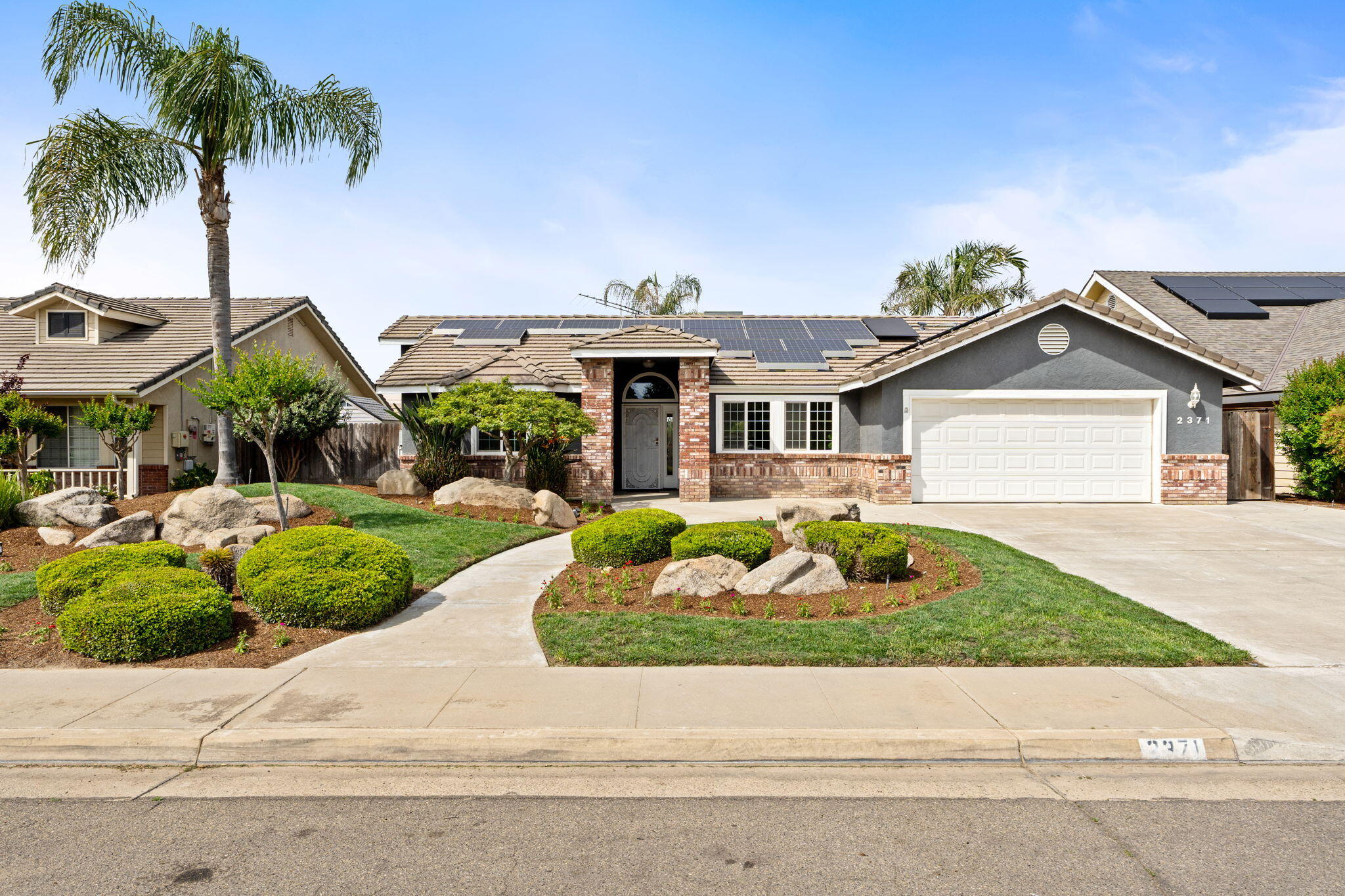 2371 Sophia Ln, Kingsburg, CA 93631