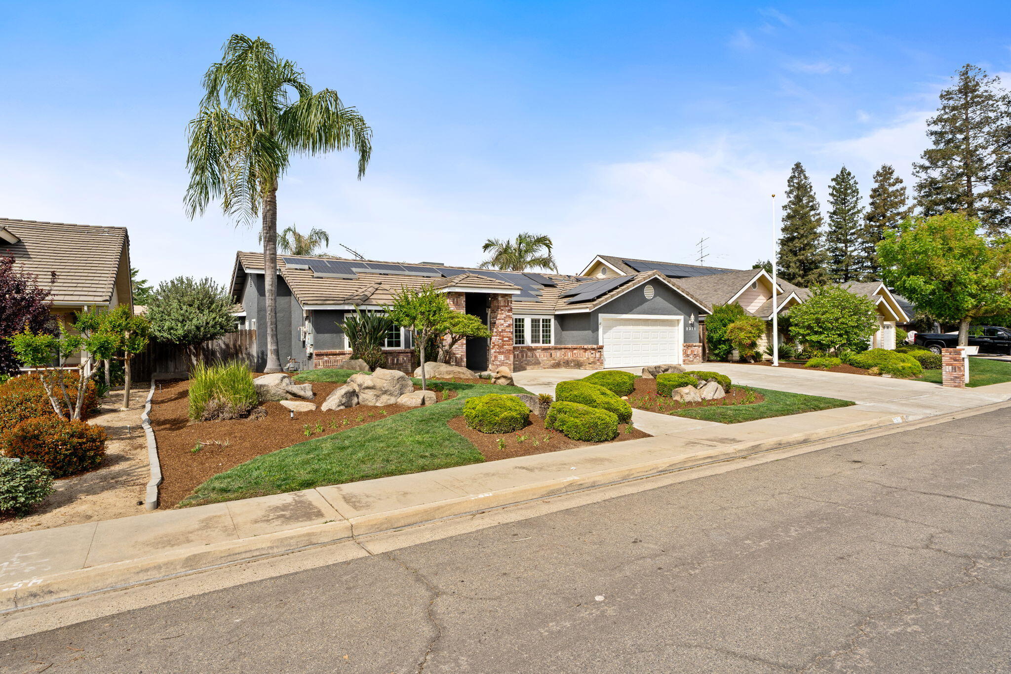 2371 Sophia Ln, Kingsburg, CA 93631