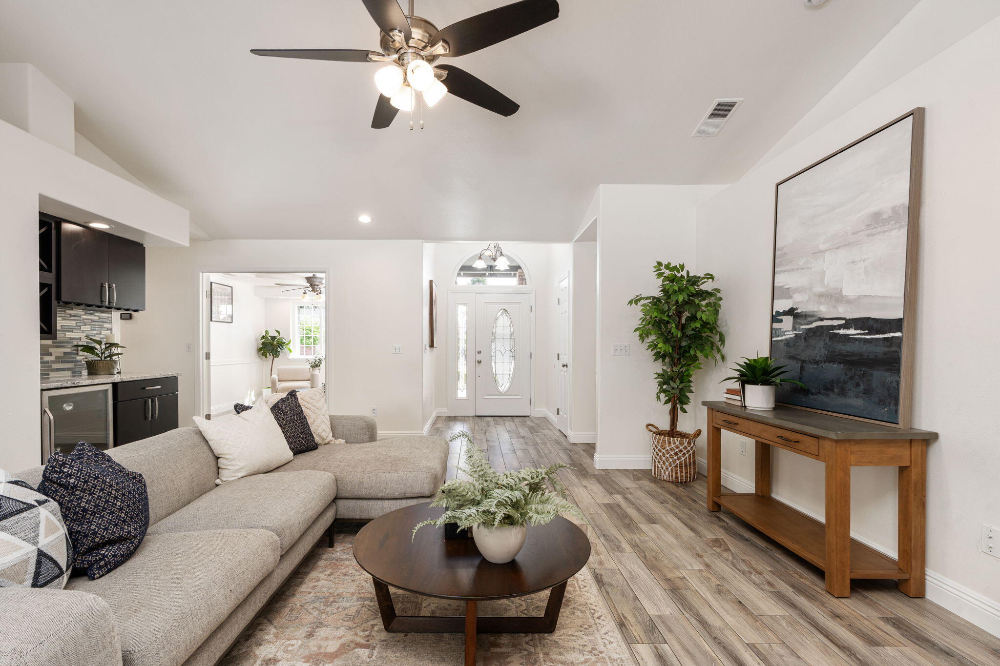 2371 Sophia Ln, Kingsburg, CA 93631