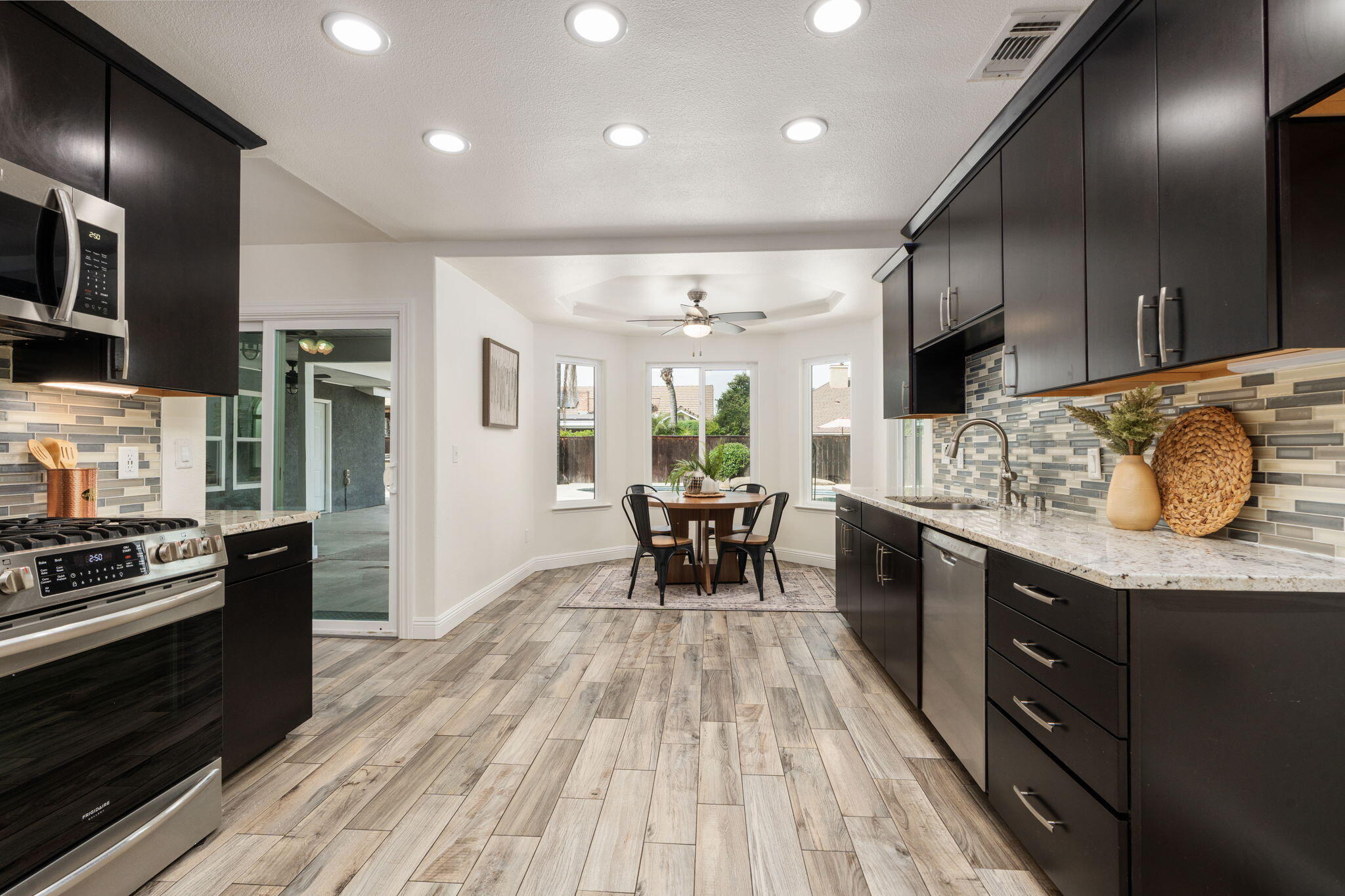 2371 Sophia Ln, Kingsburg, CA 93631