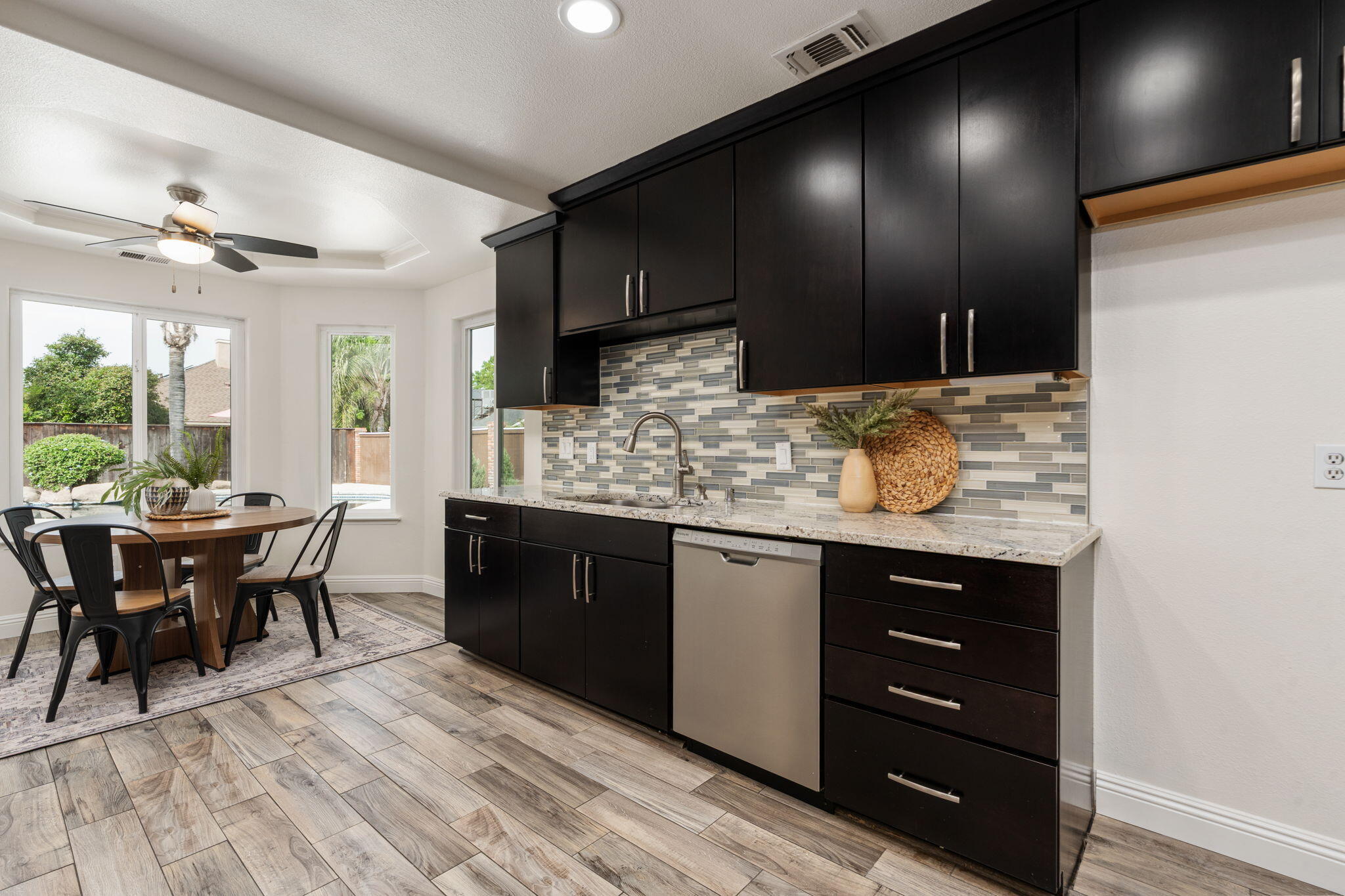 2371 Sophia Ln, Kingsburg, CA 93631