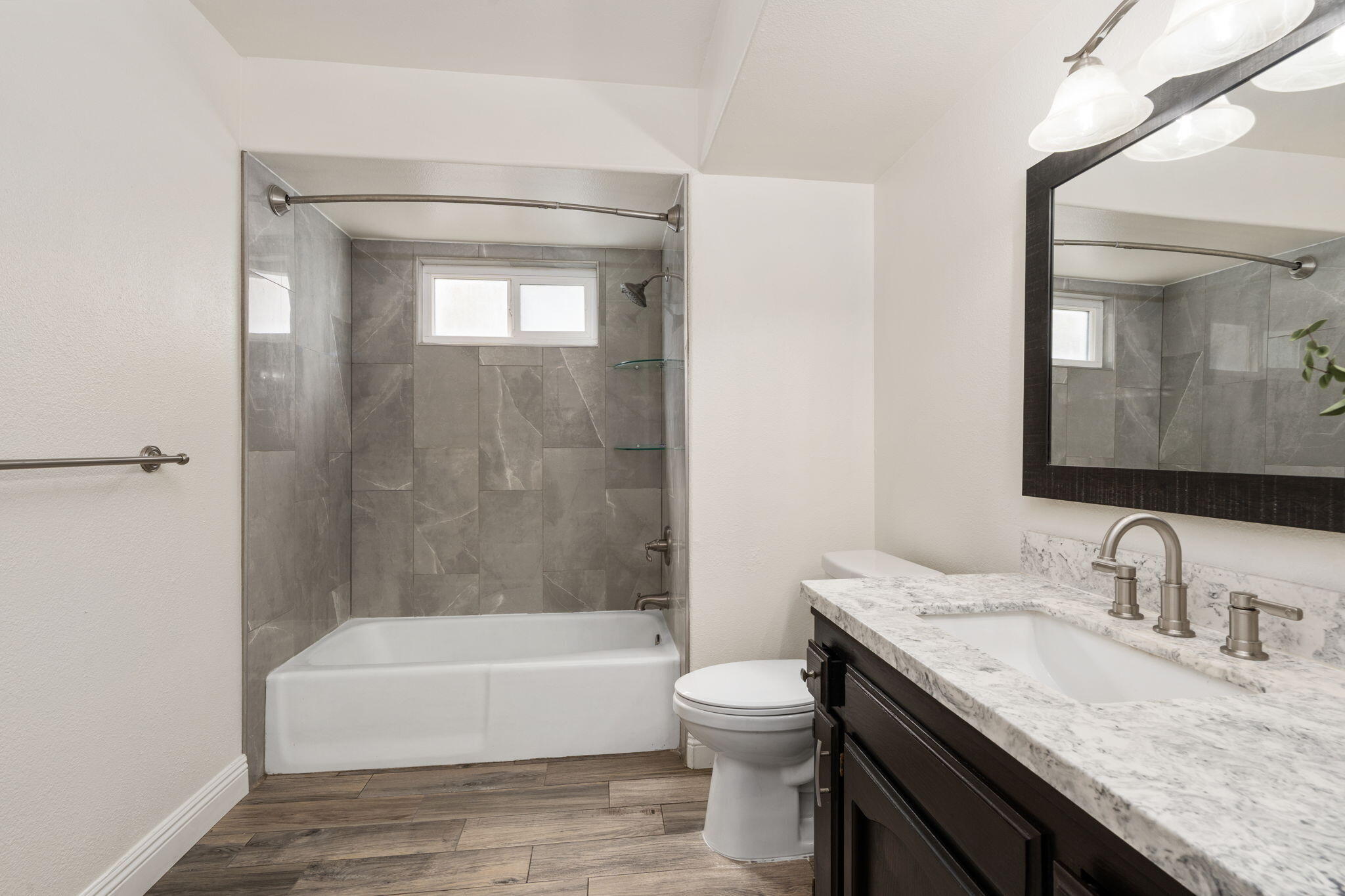 2371 Sophia Ln, Kingsburg, CA 93631