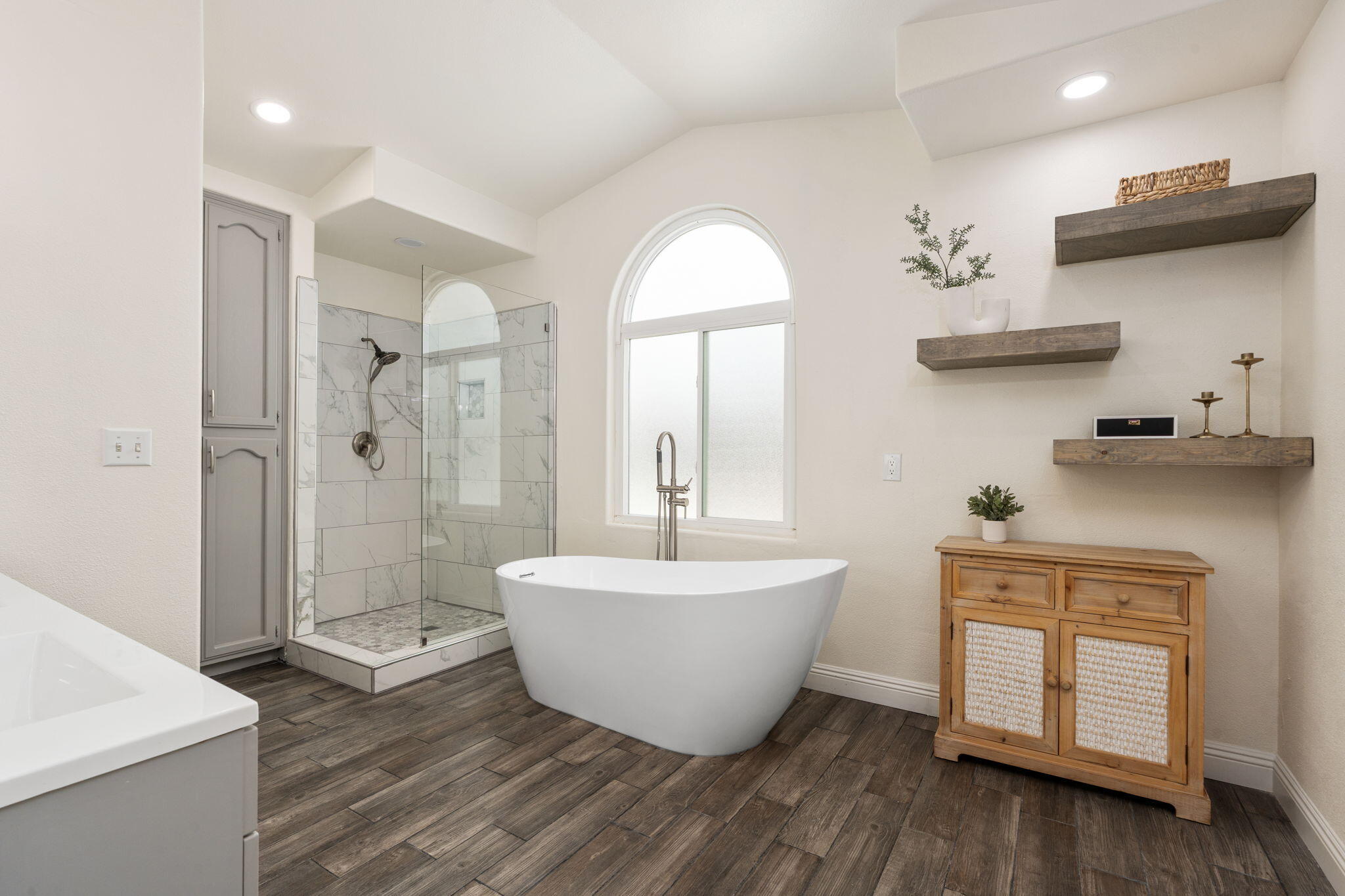 2371 Sophia Ln, Kingsburg, CA 93631