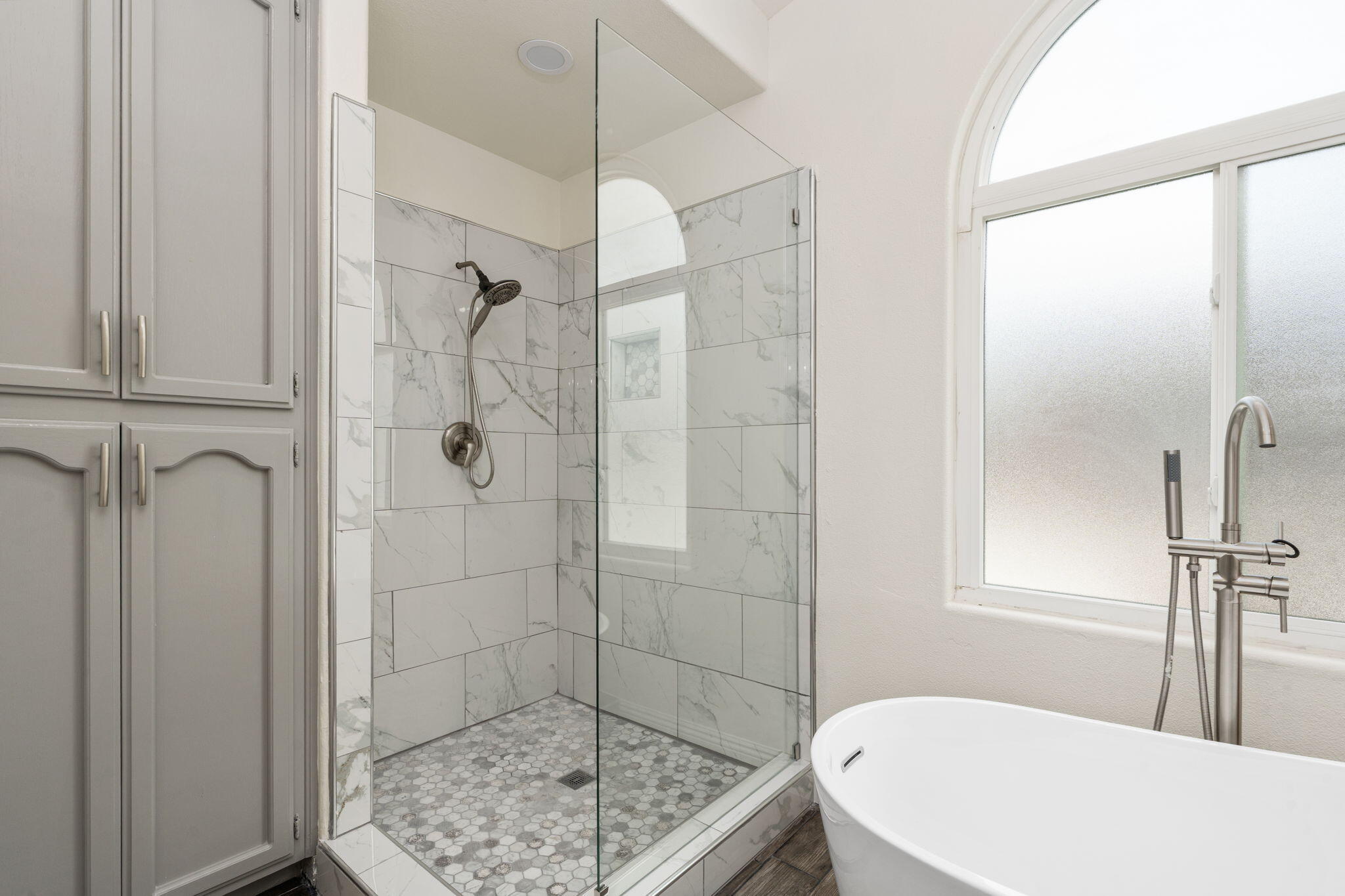 2371 Sophia Ln, Kingsburg, CA 93631