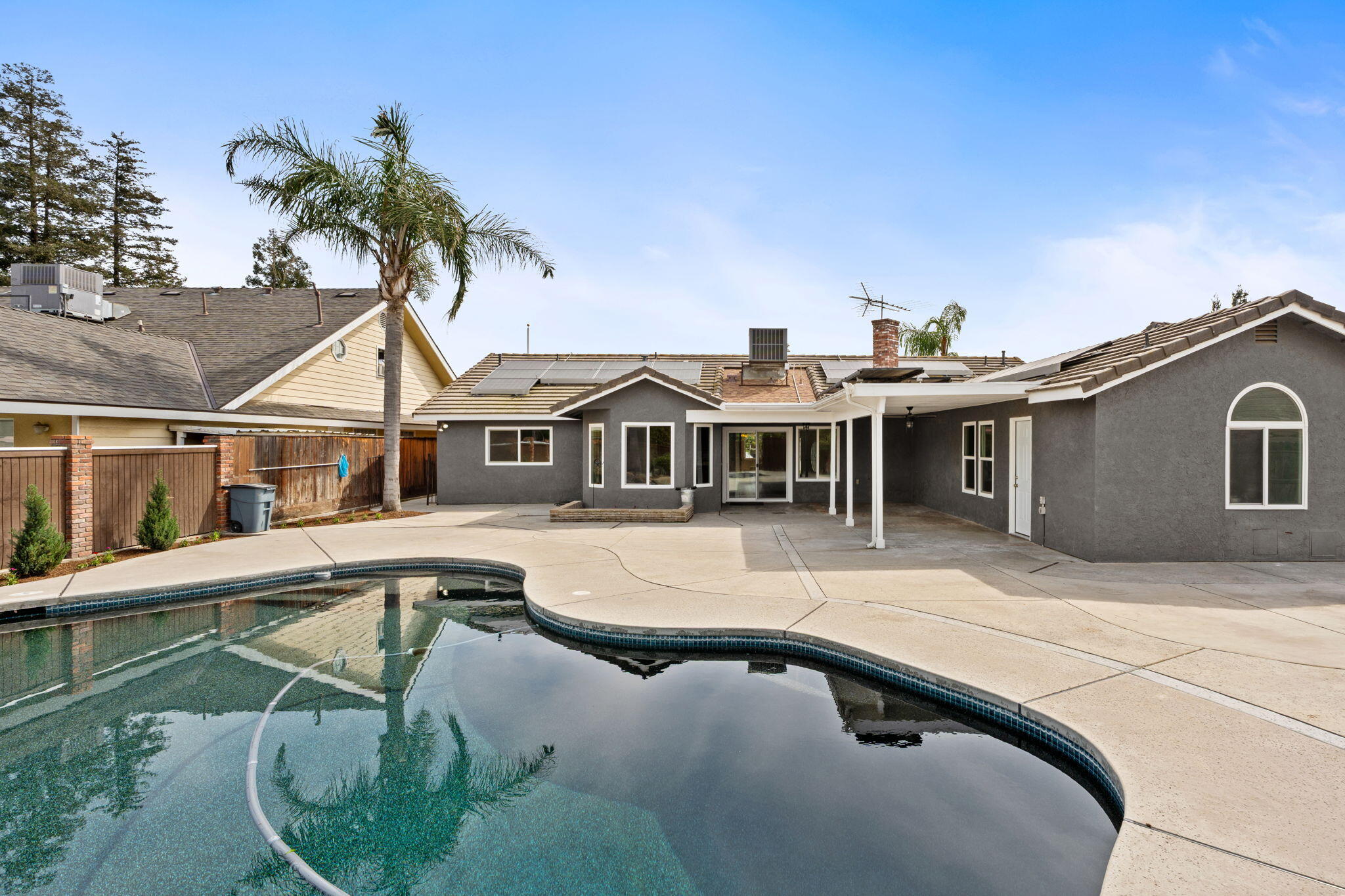 2371 Sophia Ln, Kingsburg, CA 93631