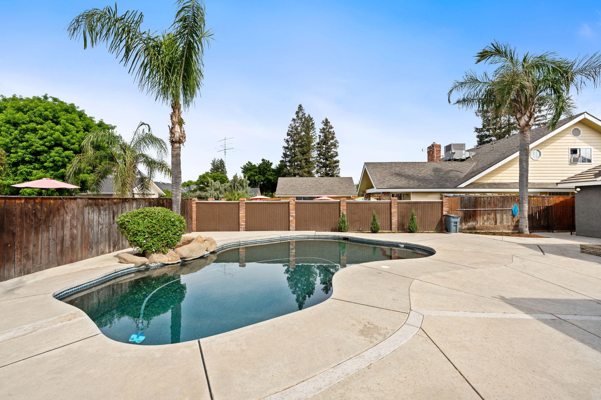 2371 Sophia Ln, Kingsburg, CA 93631