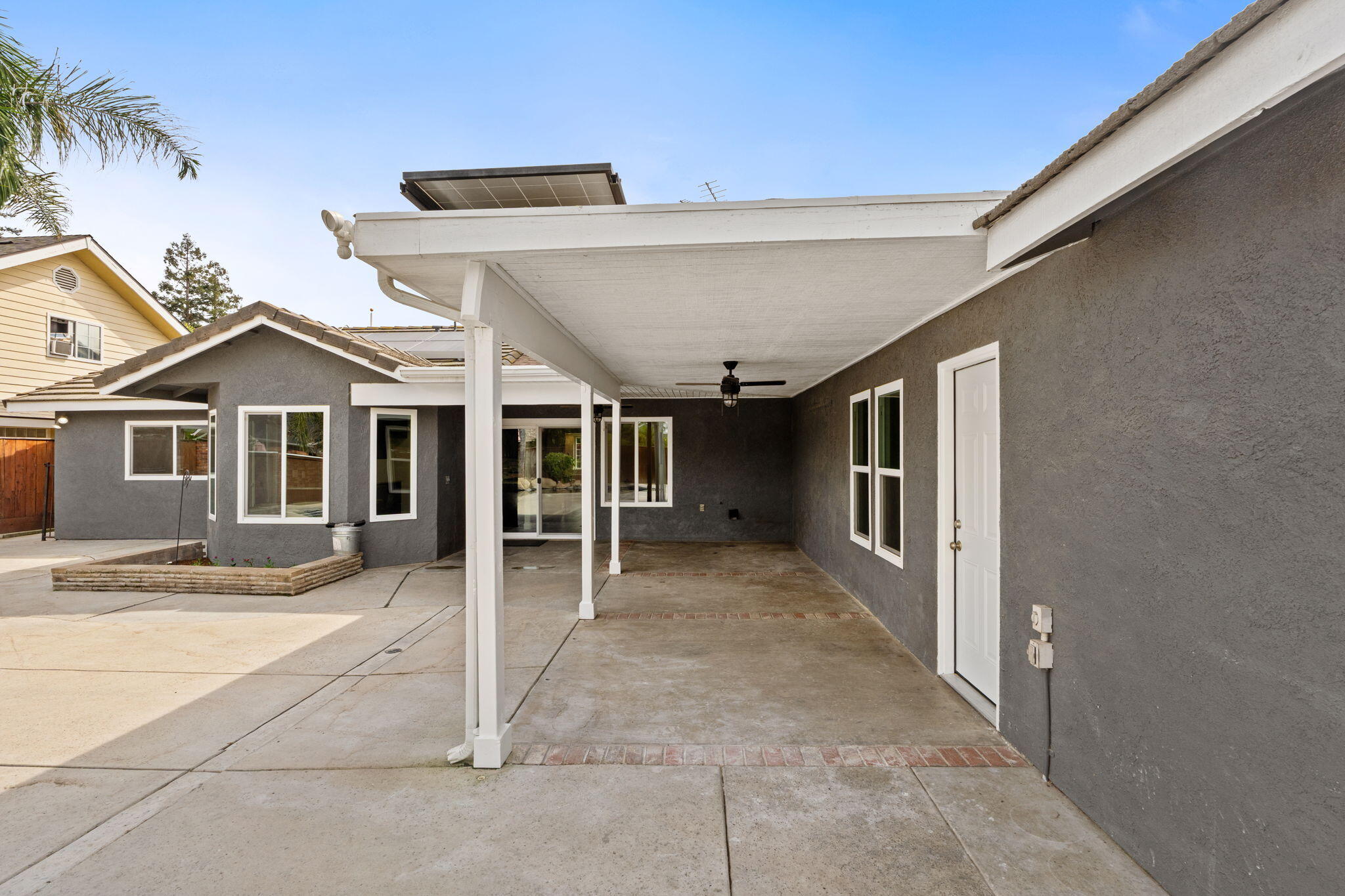 2371 Sophia Ln, Kingsburg, CA 93631