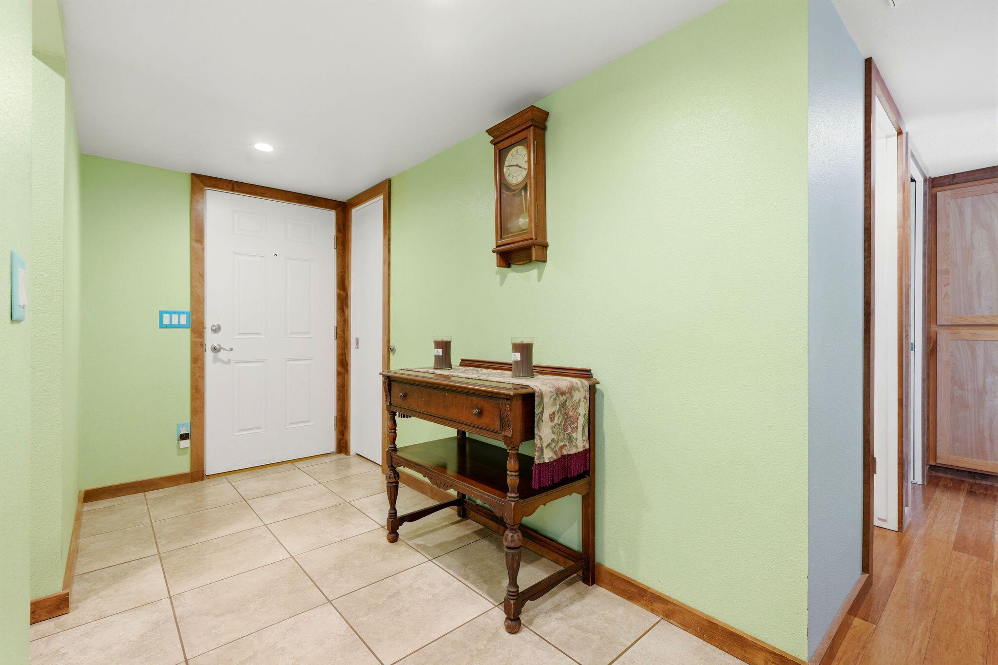 3205 W Cypress Ave, Visalia, CA 93277