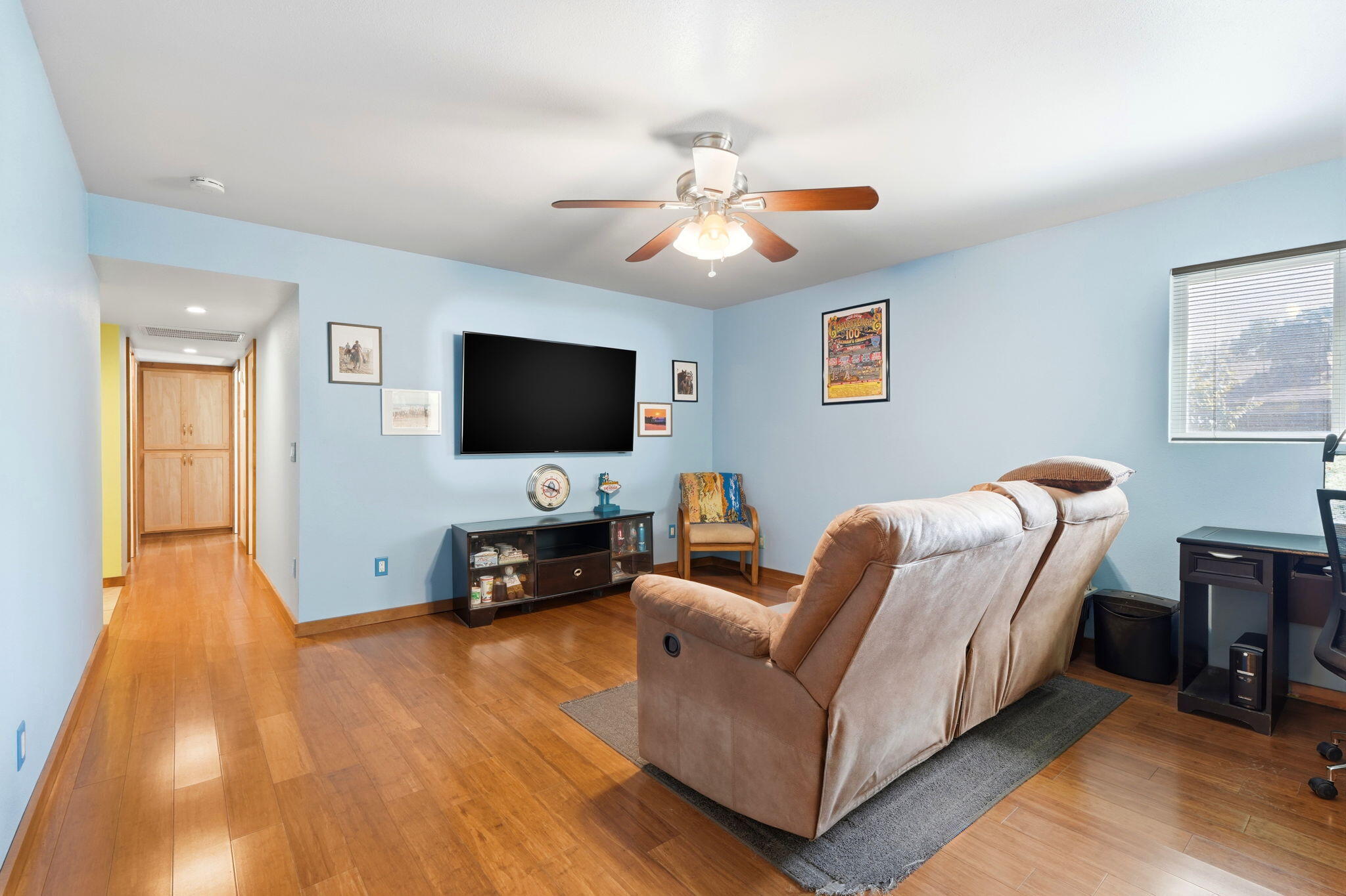 3205 W Cypress Ave, Visalia, CA 93277