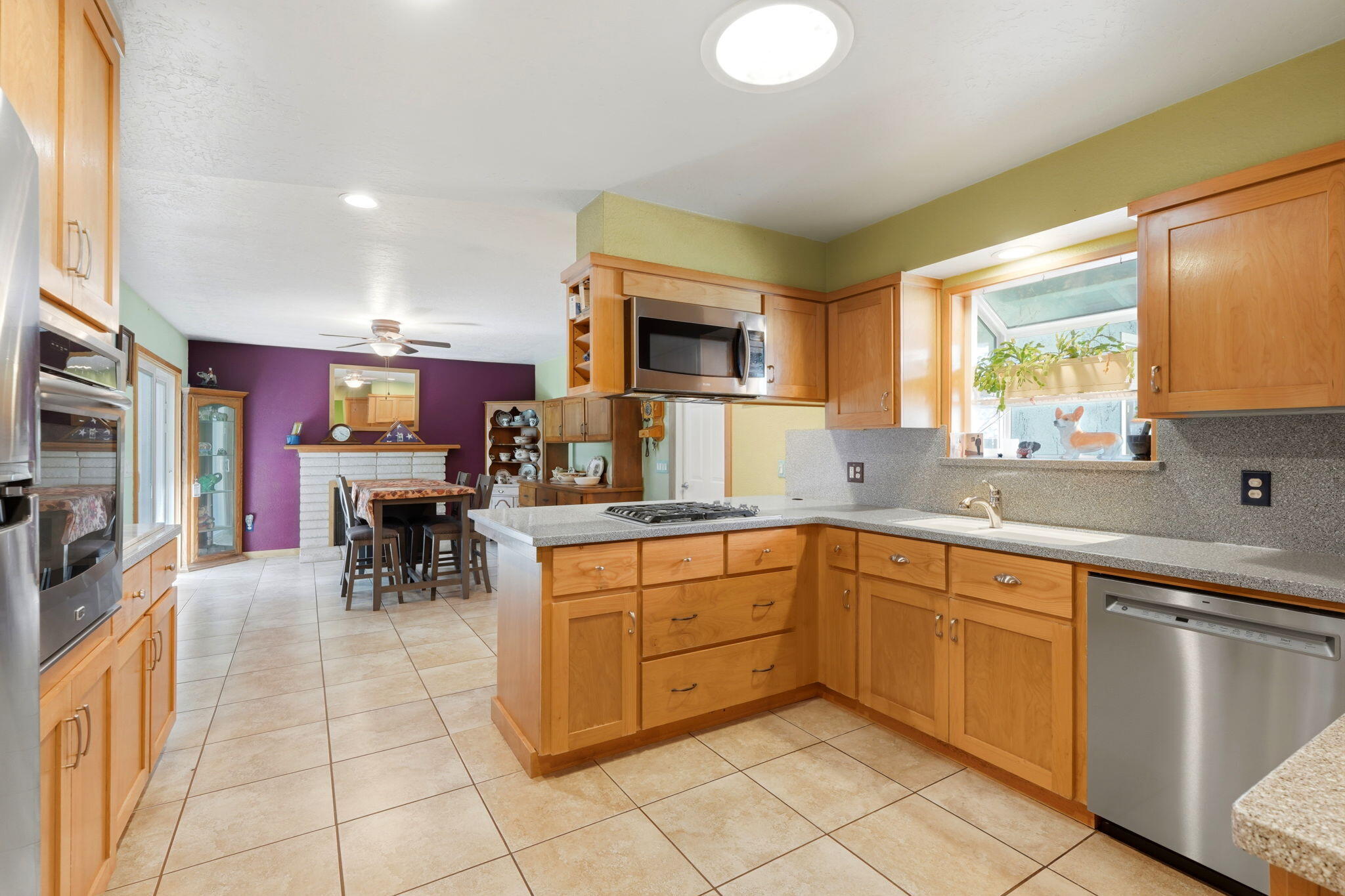 3205 W Cypress Ave, Visalia, CA 93277