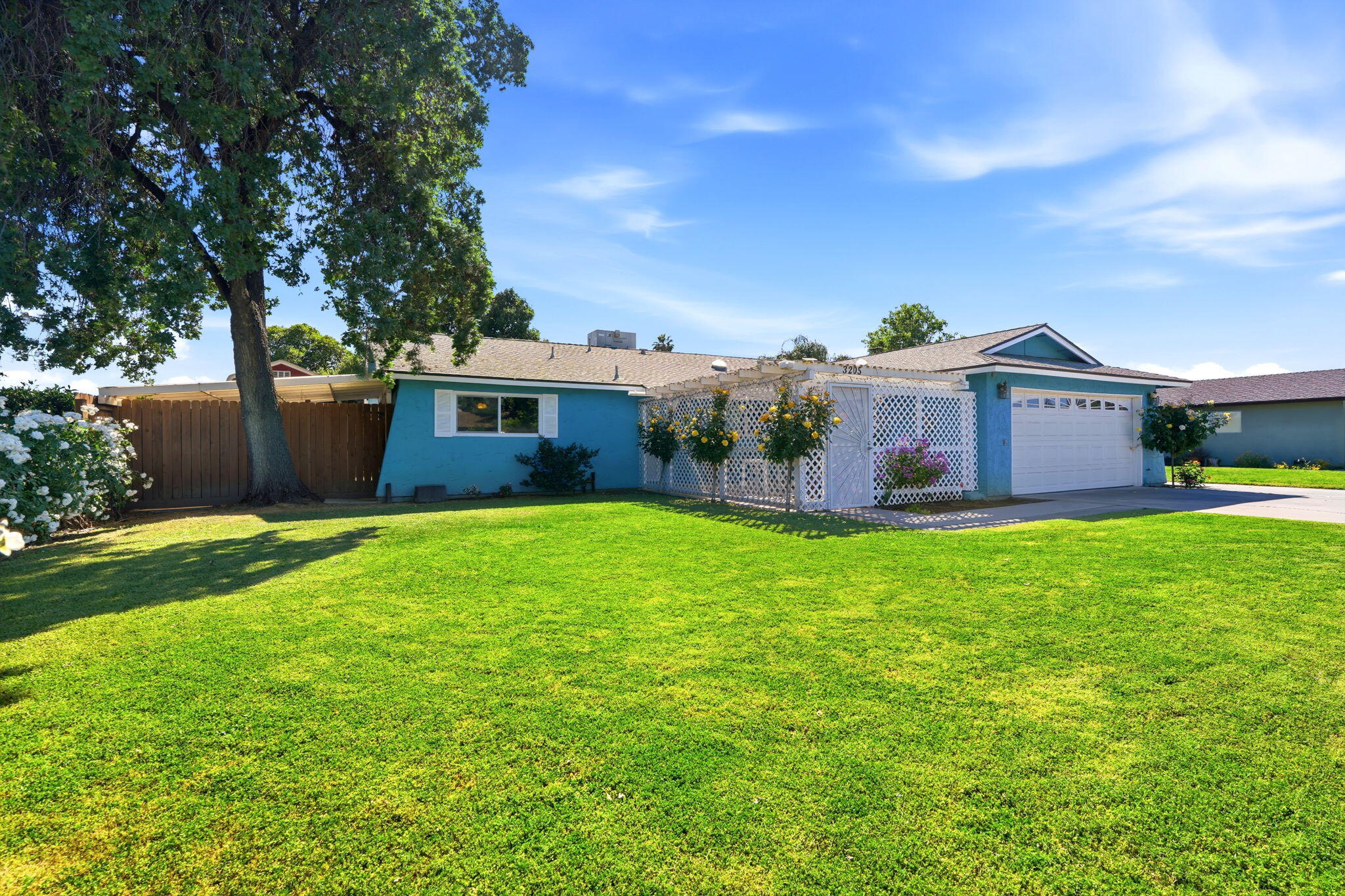 3205 W Cypress Ave, Visalia, CA 93277