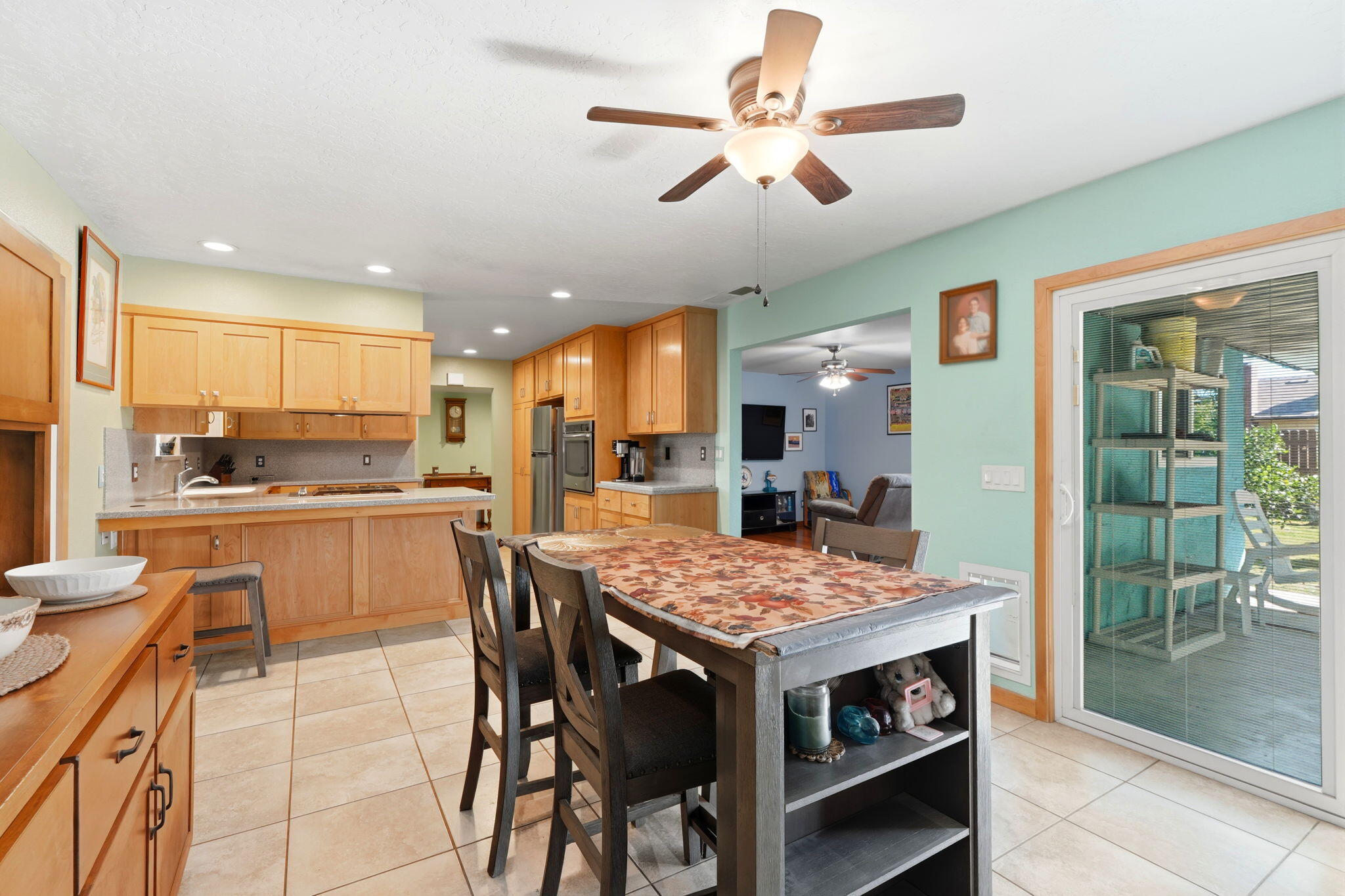 3205 W Cypress Ave, Visalia, CA 93277