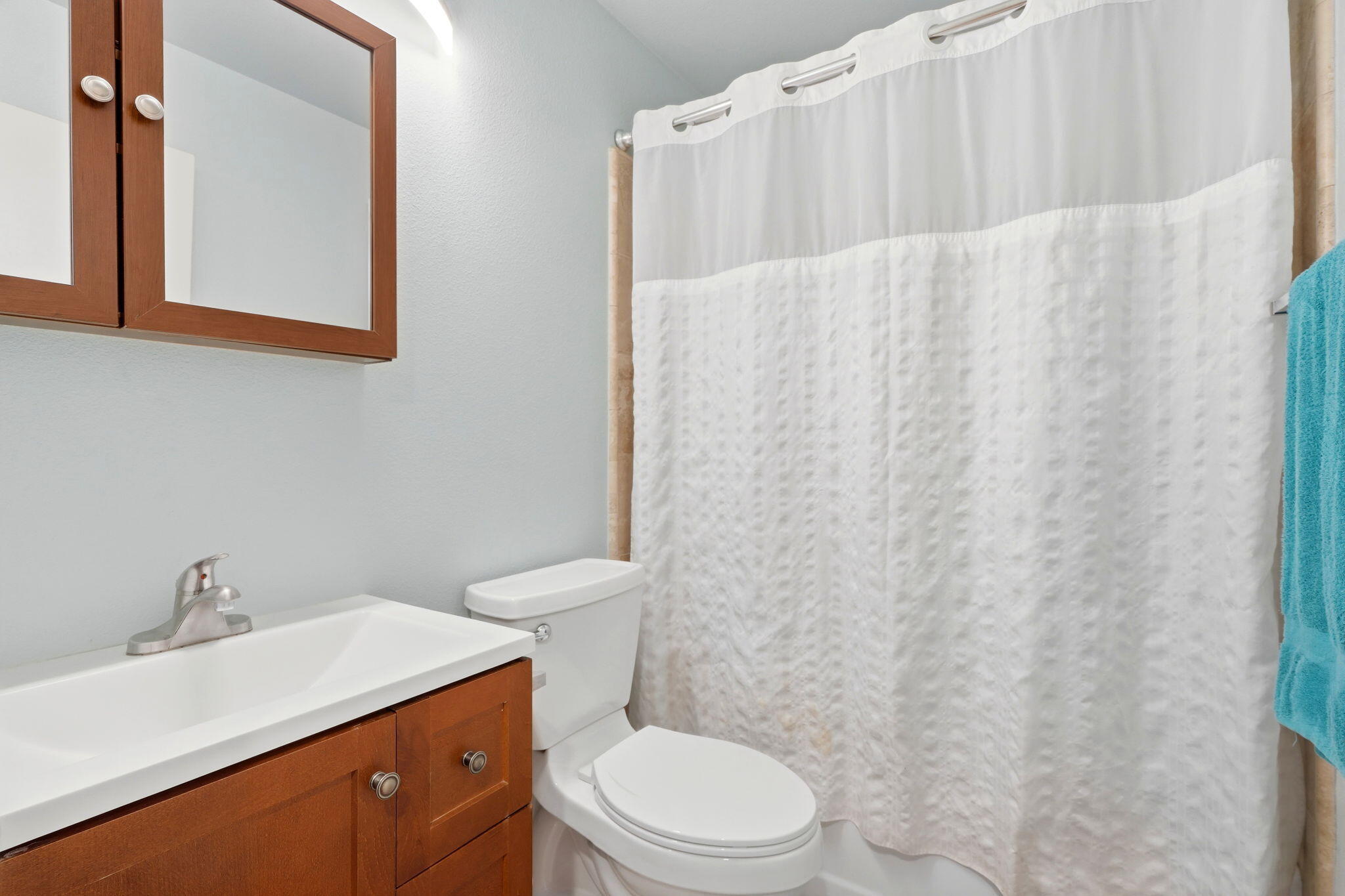 3205 W Cypress Ave, Visalia, CA 93277