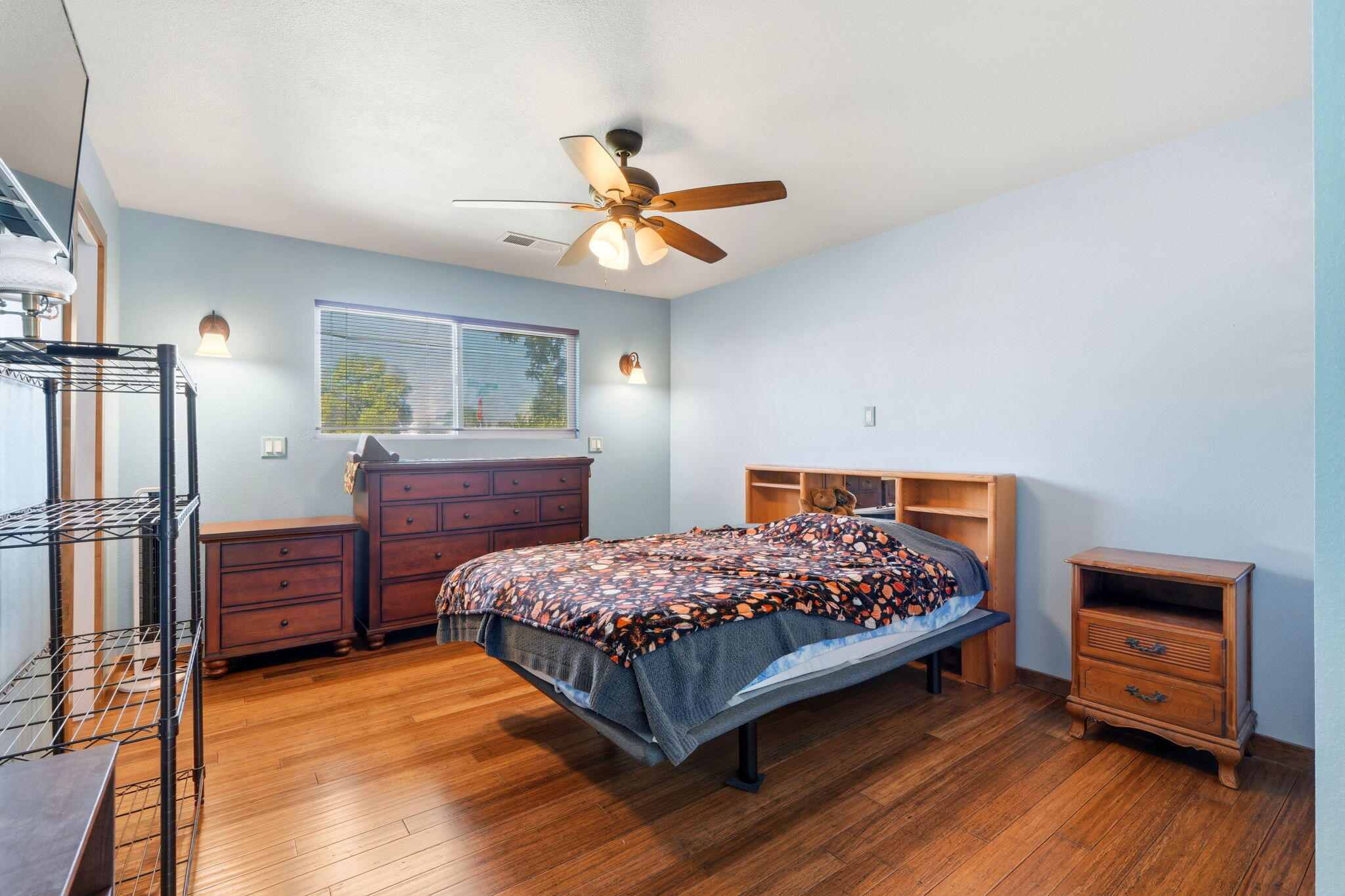 3205 W Cypress Ave, Visalia, CA 93277