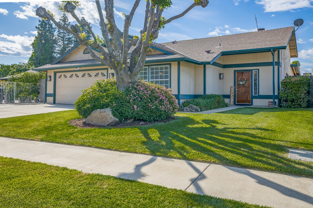 5127 W Westgate Ave, Visalia, CA 93277