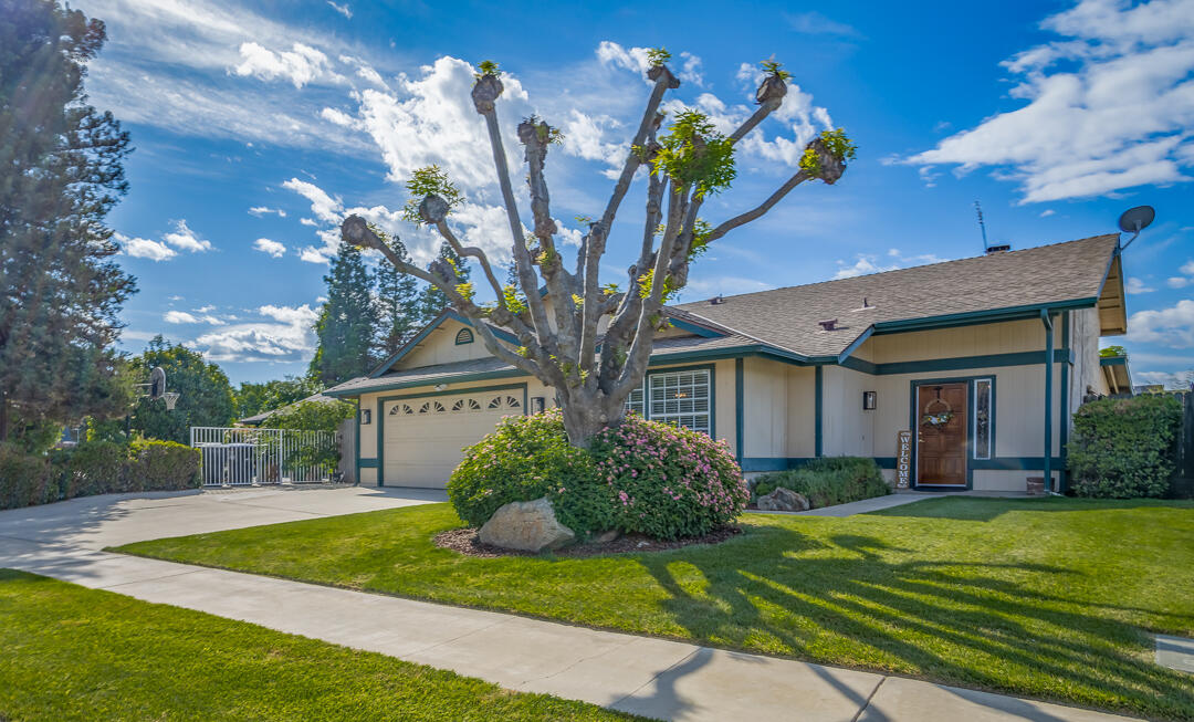 5127 W Westgate Ave, Visalia, CA 93277