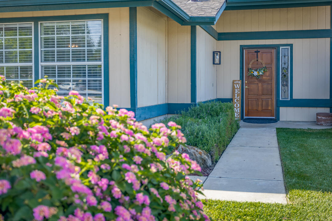 5127 W Westgate Ave, Visalia, CA 93277