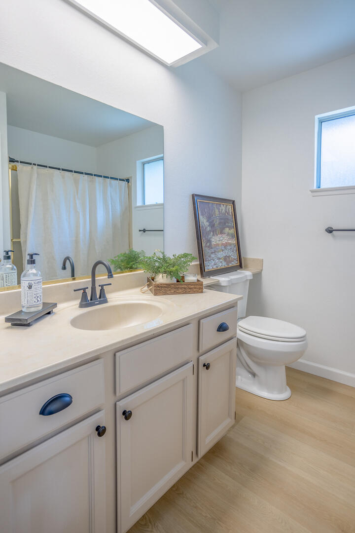 5127 W Westgate Ave, Visalia, CA 93277