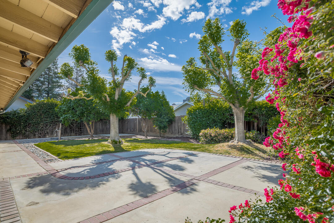 5127 W Westgate Ave, Visalia, CA 93277