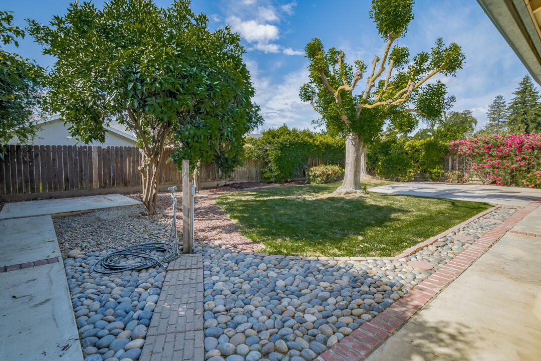 5127 W Westgate Ave, Visalia, CA 93277