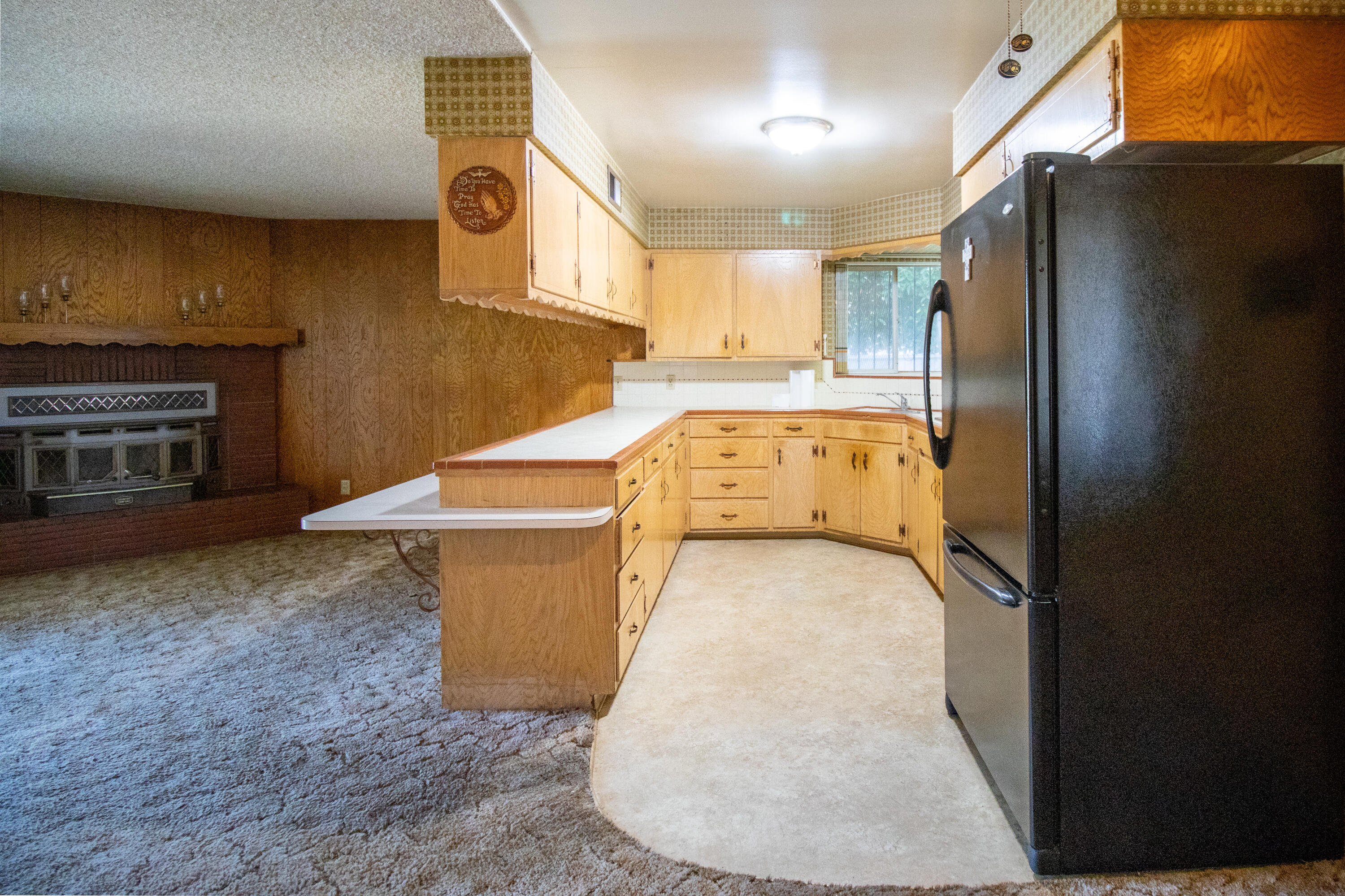 674 W Putnam Ave, Porterville, CA 93257