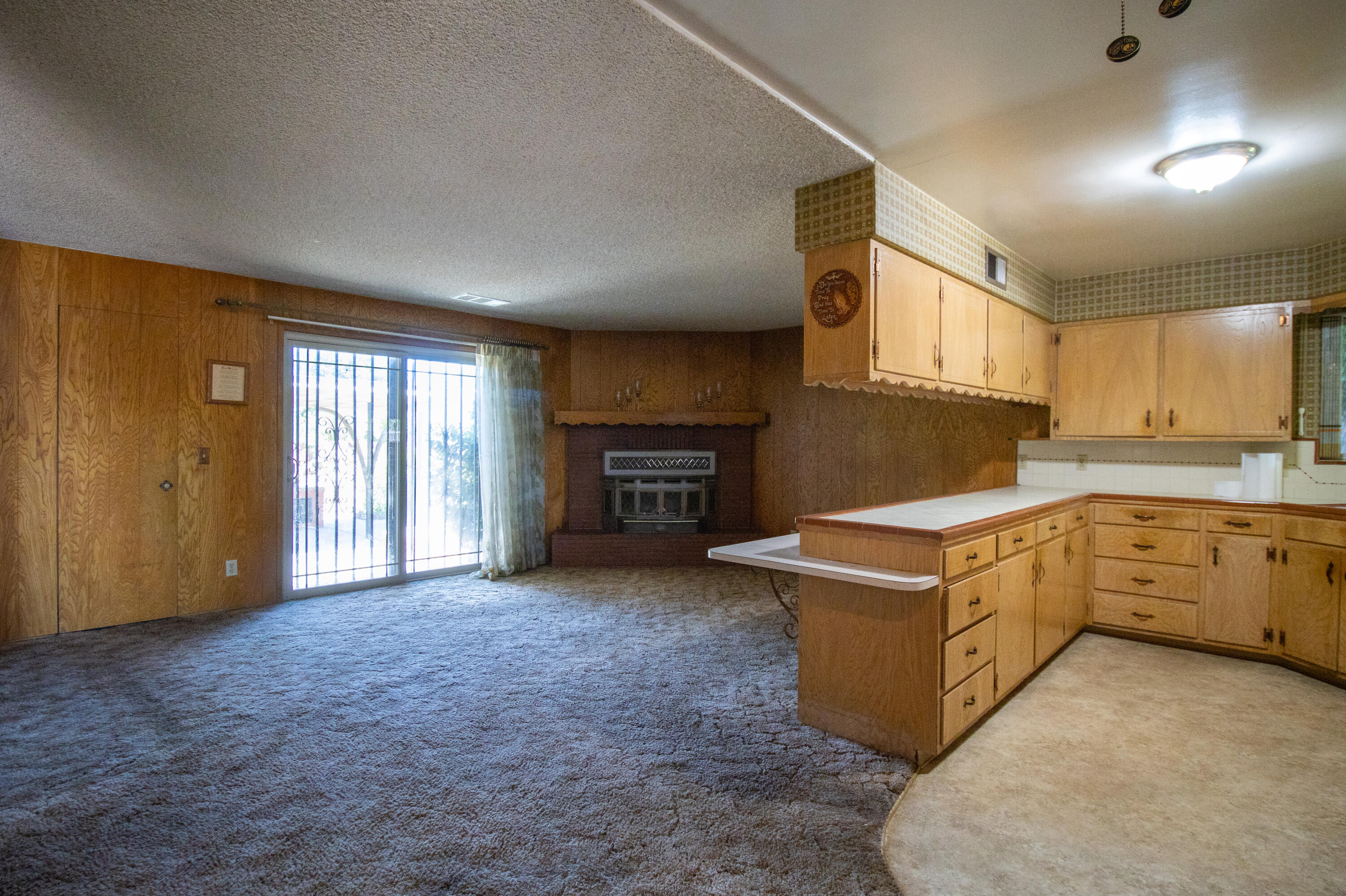 674 W Putnam Ave, Porterville, CA 93257