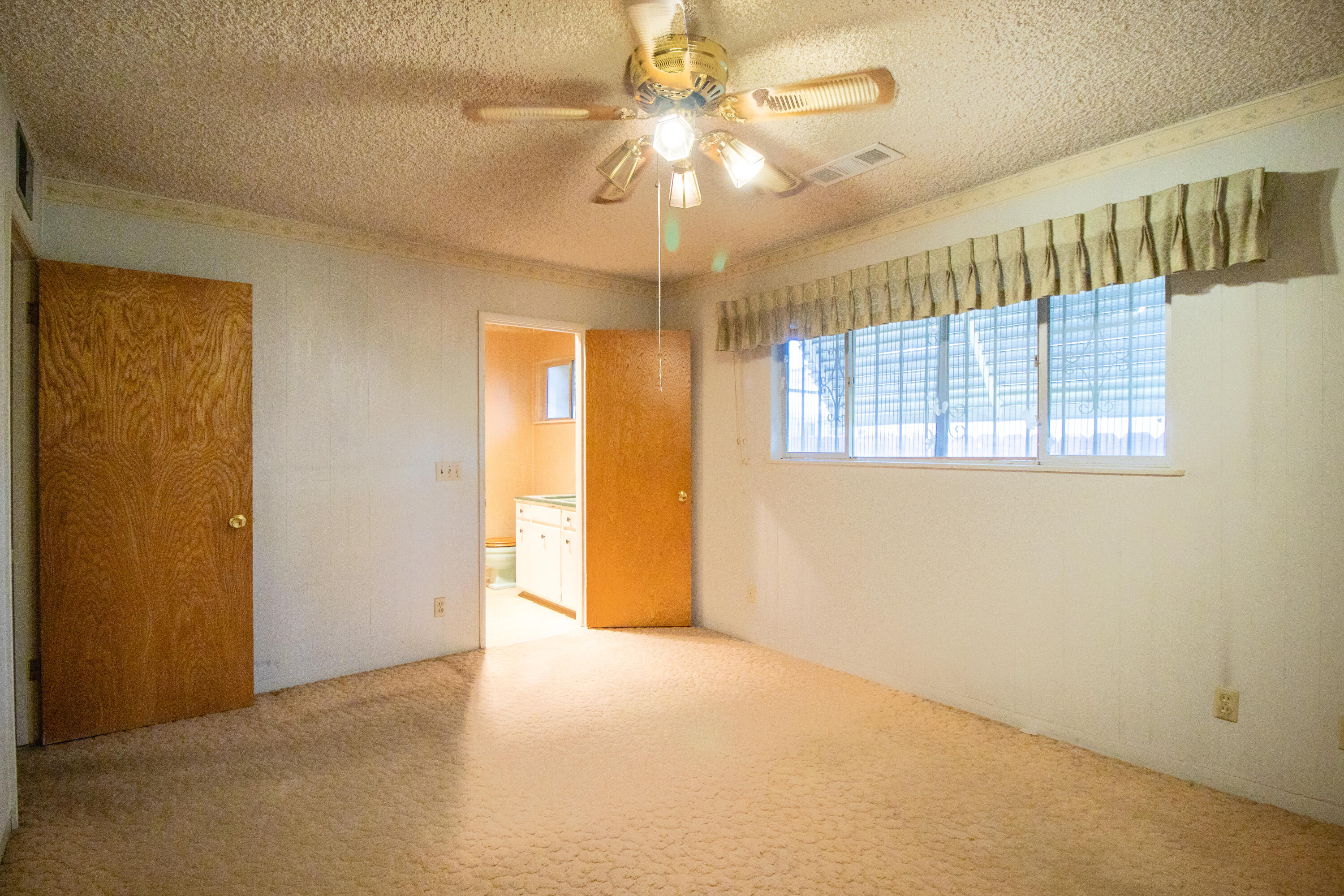 674 W Putnam Ave, Porterville, CA 93257